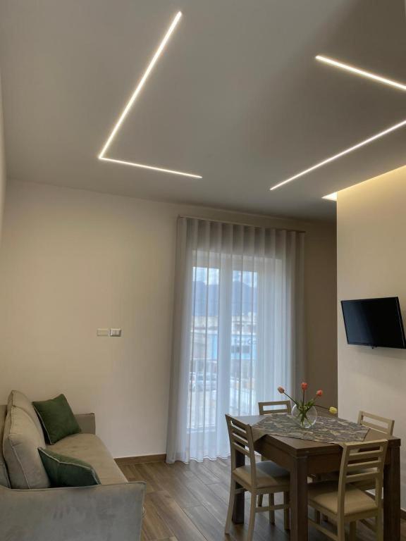 Villa Rose Apartments