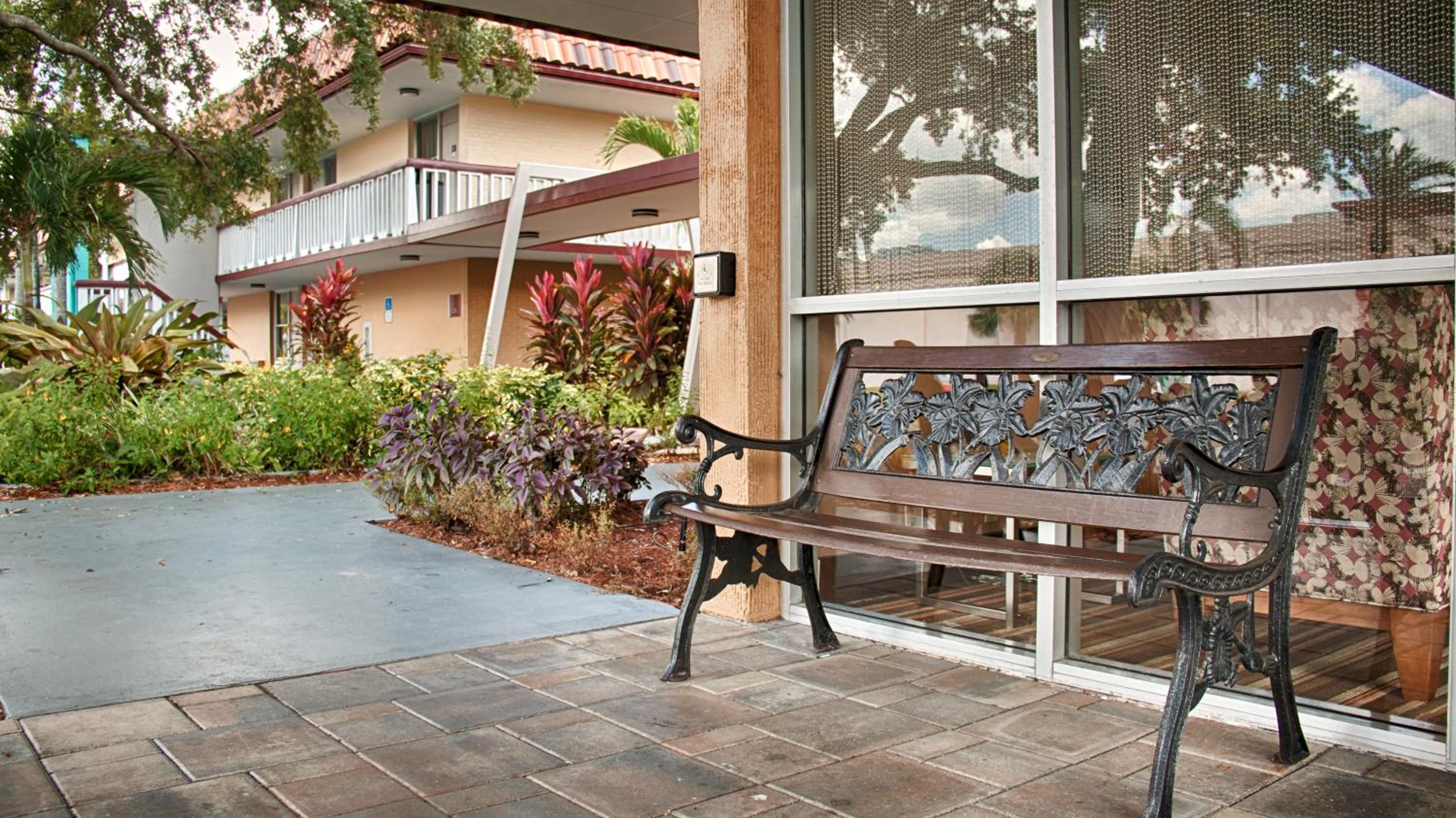 Baymont by Wyndham Sarasota - Property Image 41