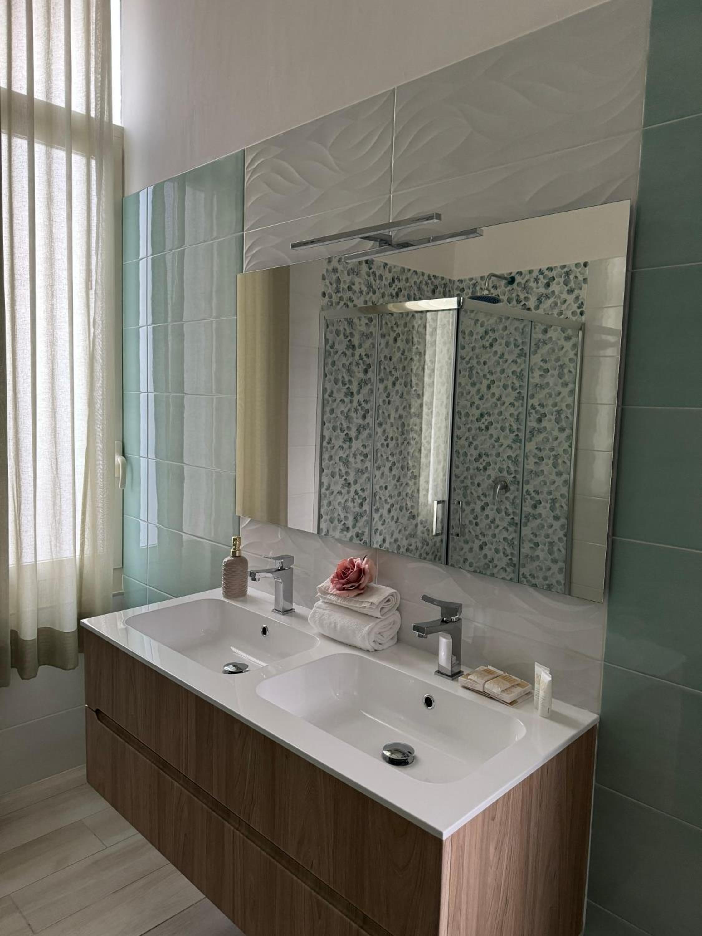 Villa Rose Apartments