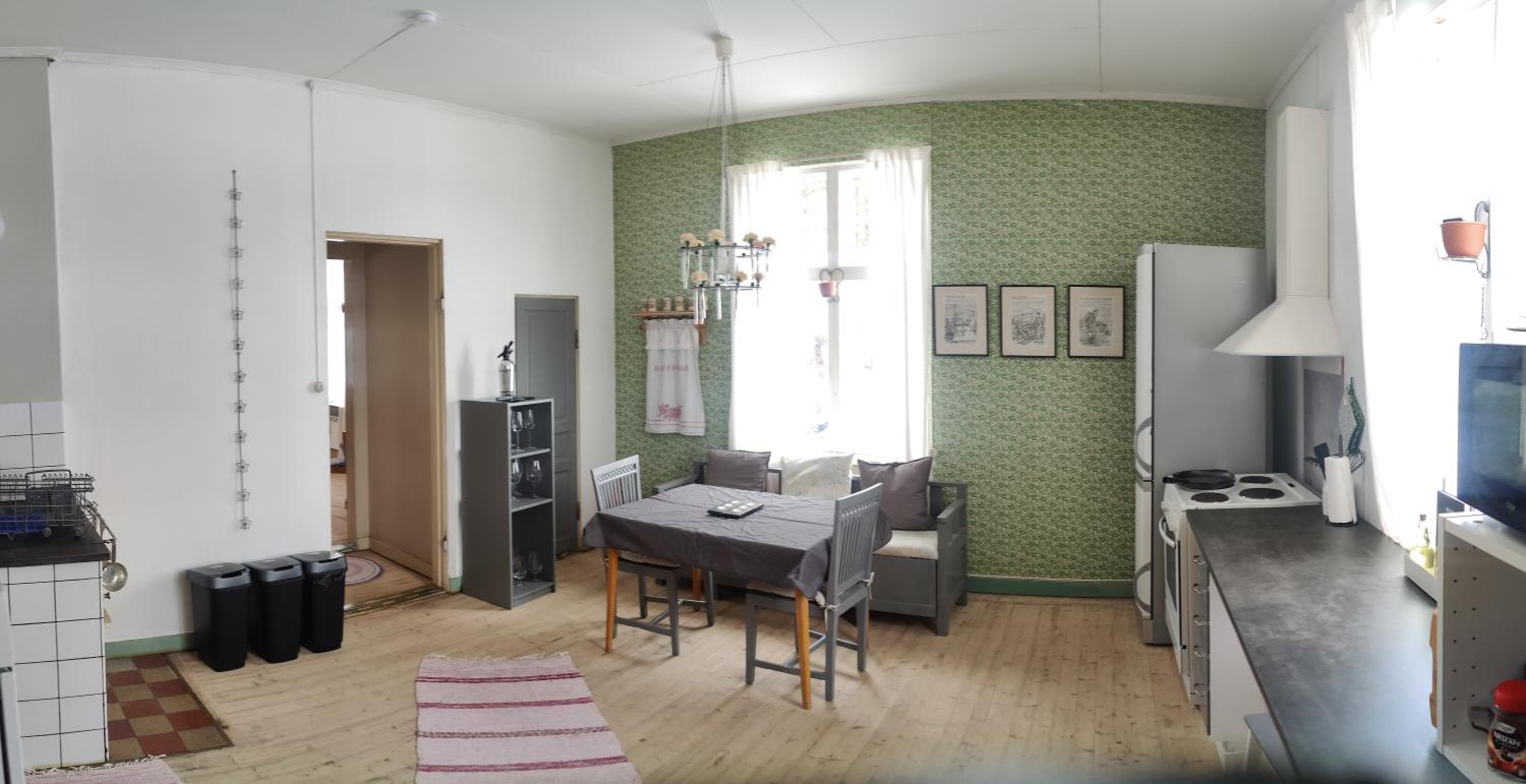 Bright and spacious living in historic building view 3