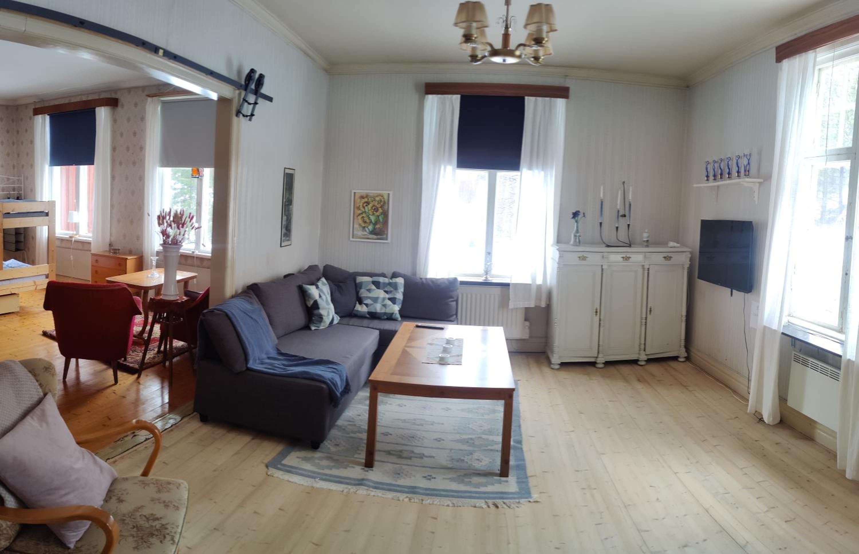 Bright and spacious living in historic building view 4