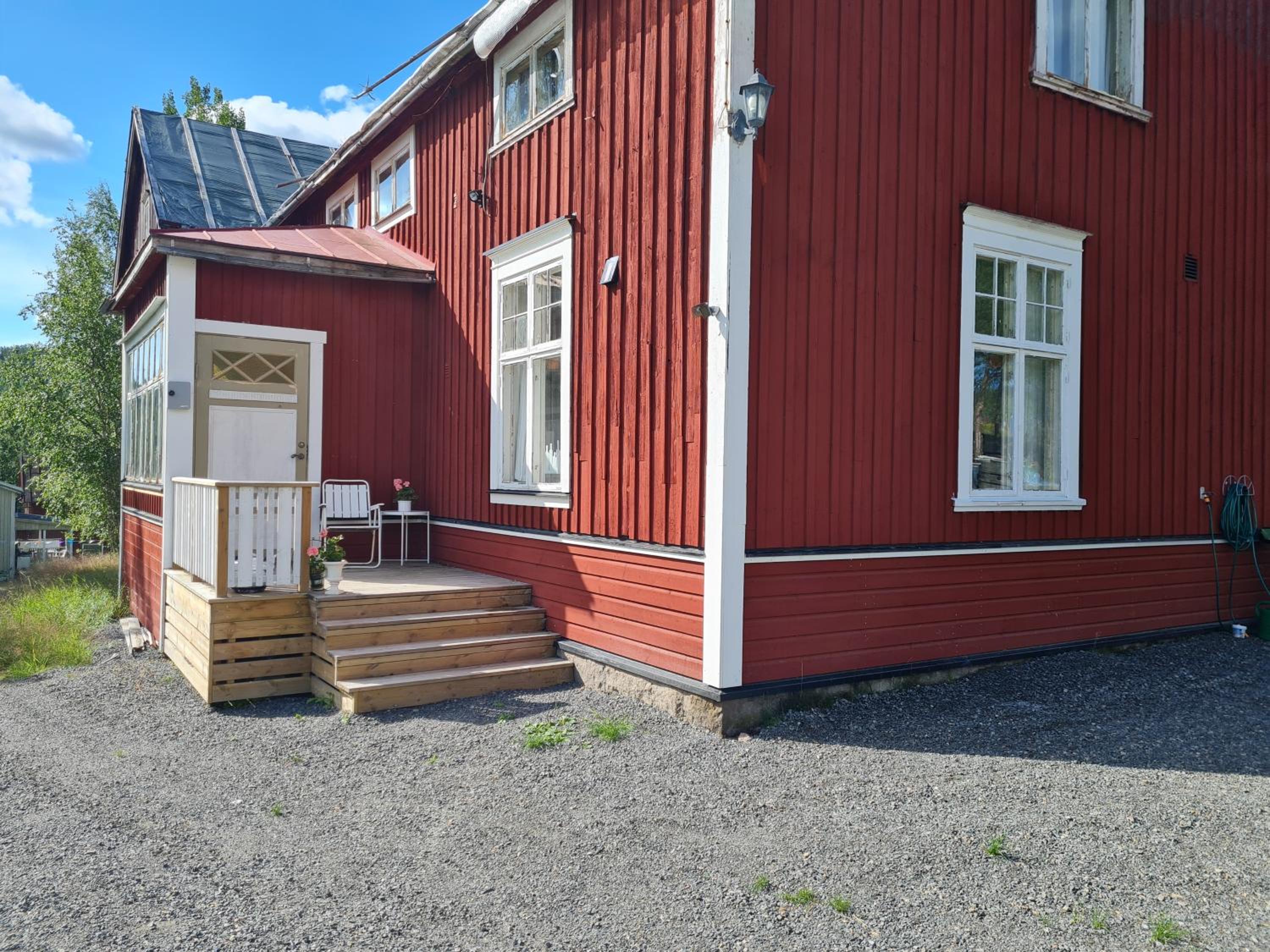 Bright and spacious living in historic building view 2