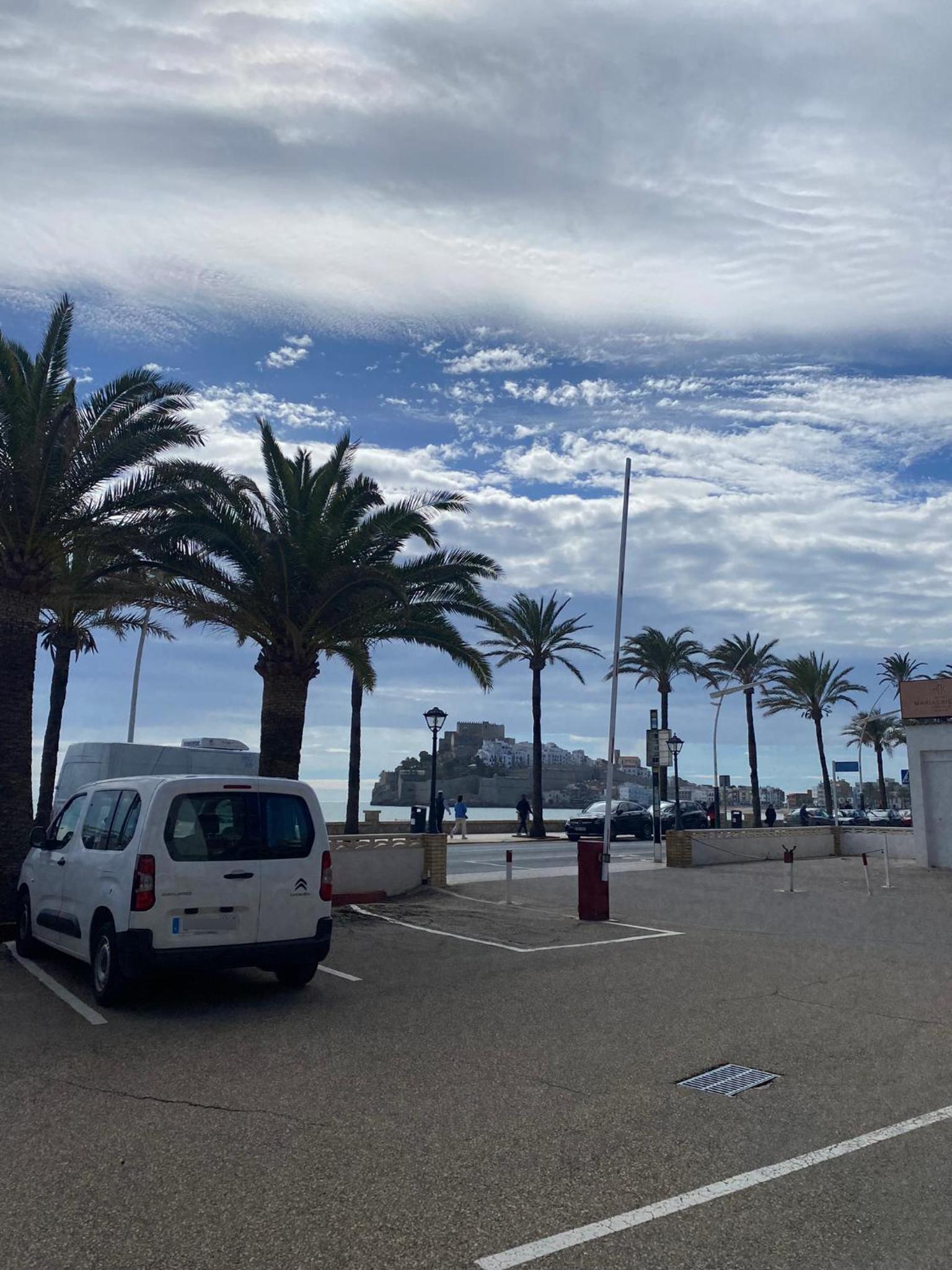 Les Doyes 116 Primera linea en Playa Norte view 4
