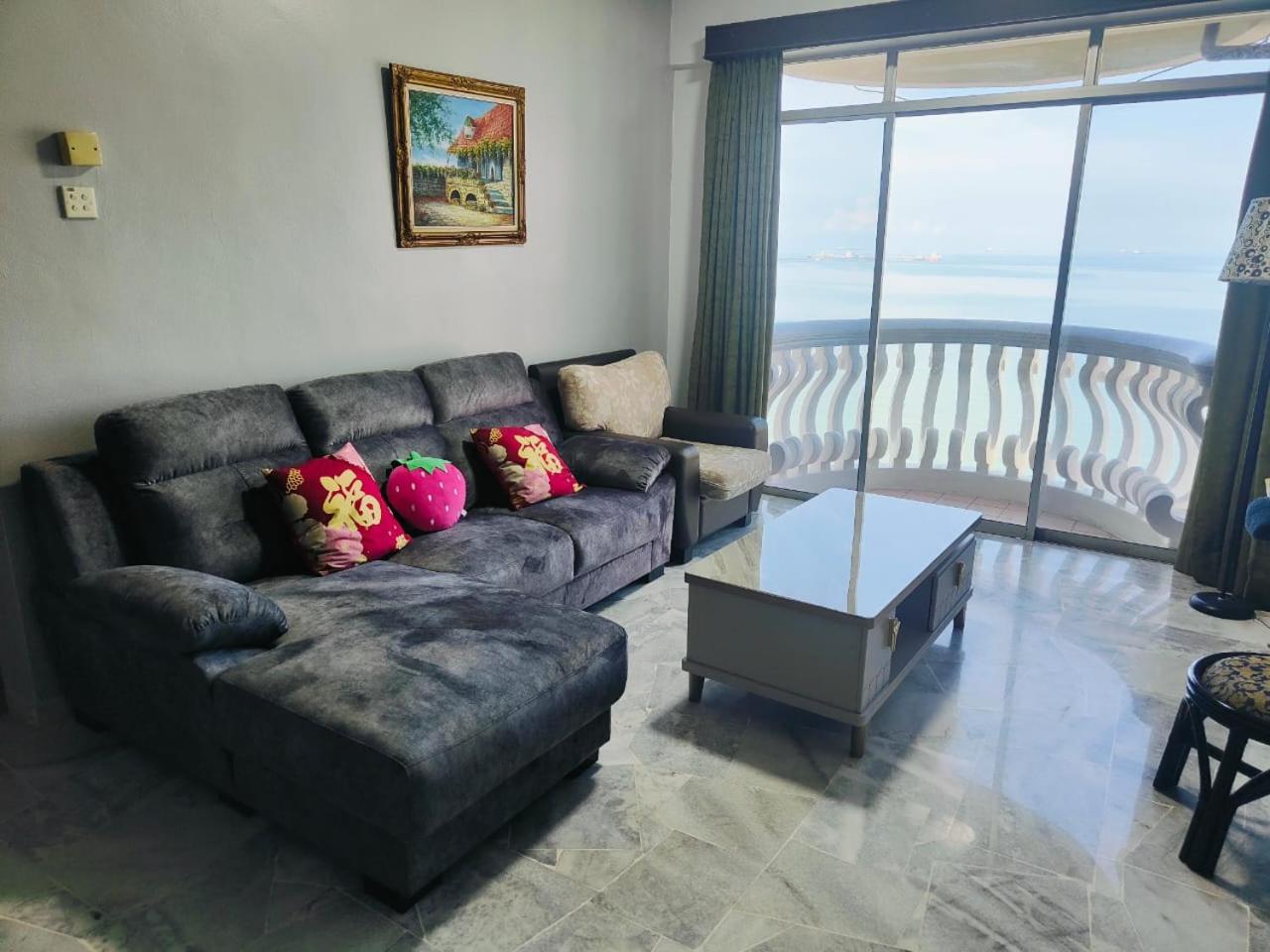 GLORY BEACH 3BR Apartments with SEA VIEW photo 3