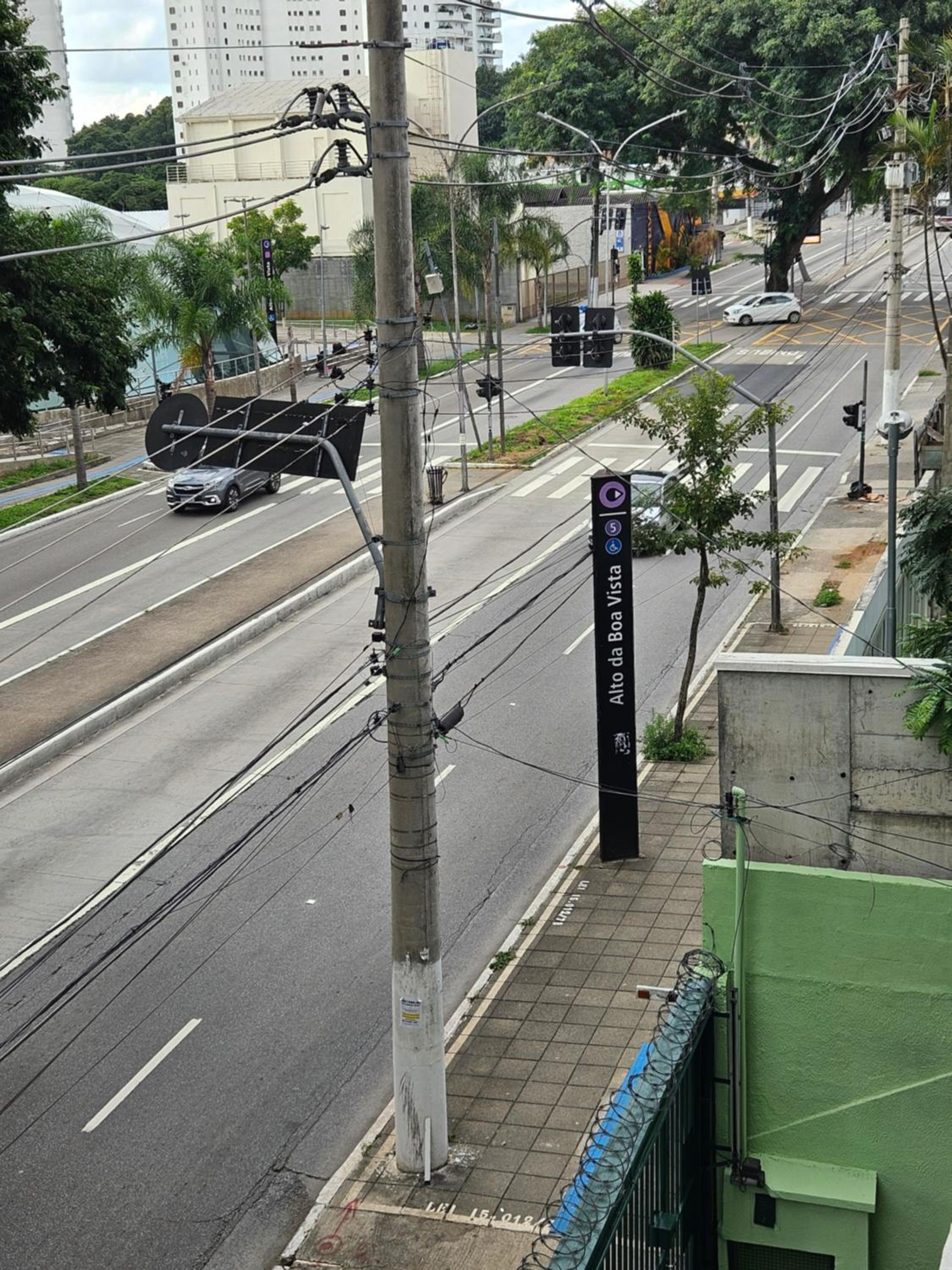 Studio Music - ao lado do metrô Alto da Boa Vista - ABV106