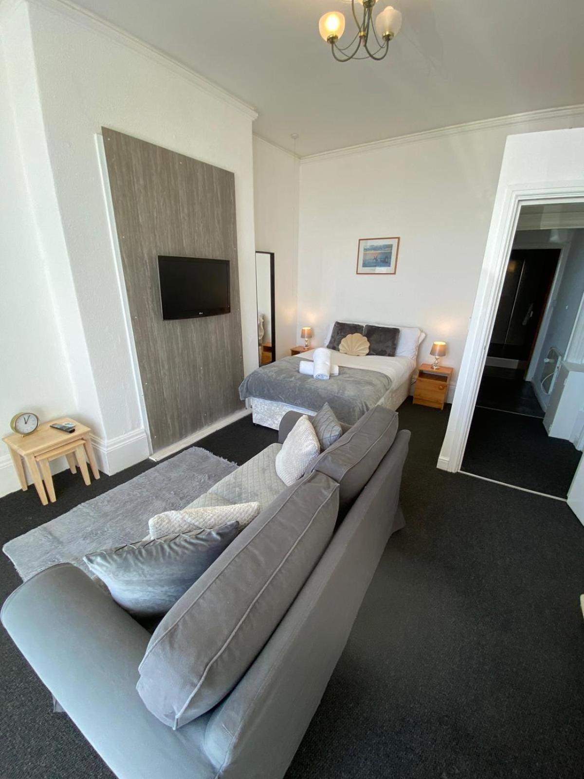 Farina No1, Sea view studio sleeping 2 guests view 5