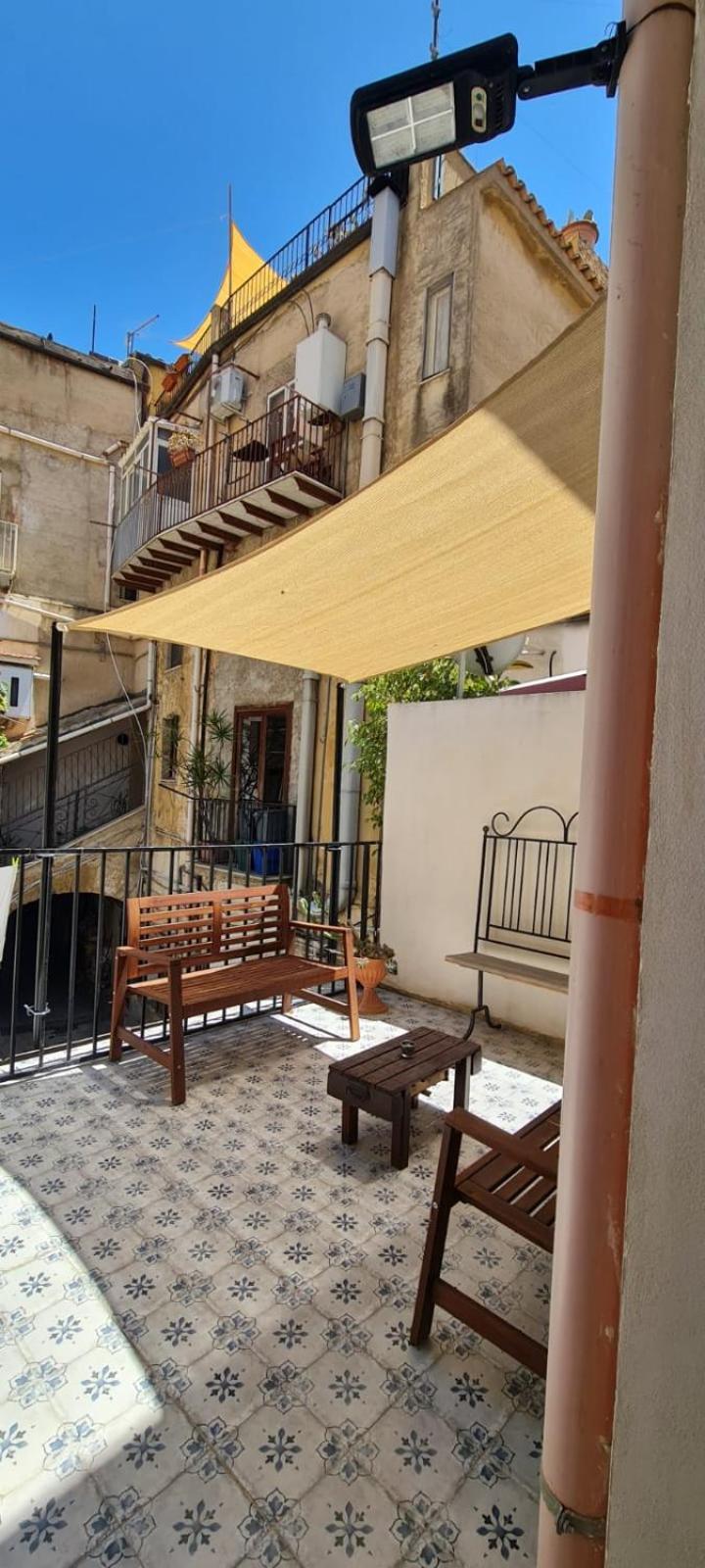 Arte in piazza Agrigento centro view 3