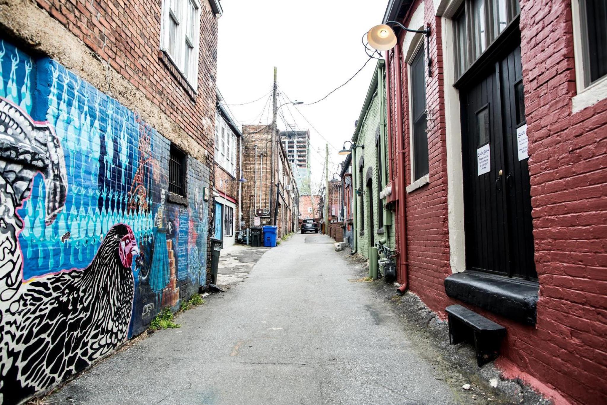 80 LEX 203 Eclectic Industrial Apt view 4