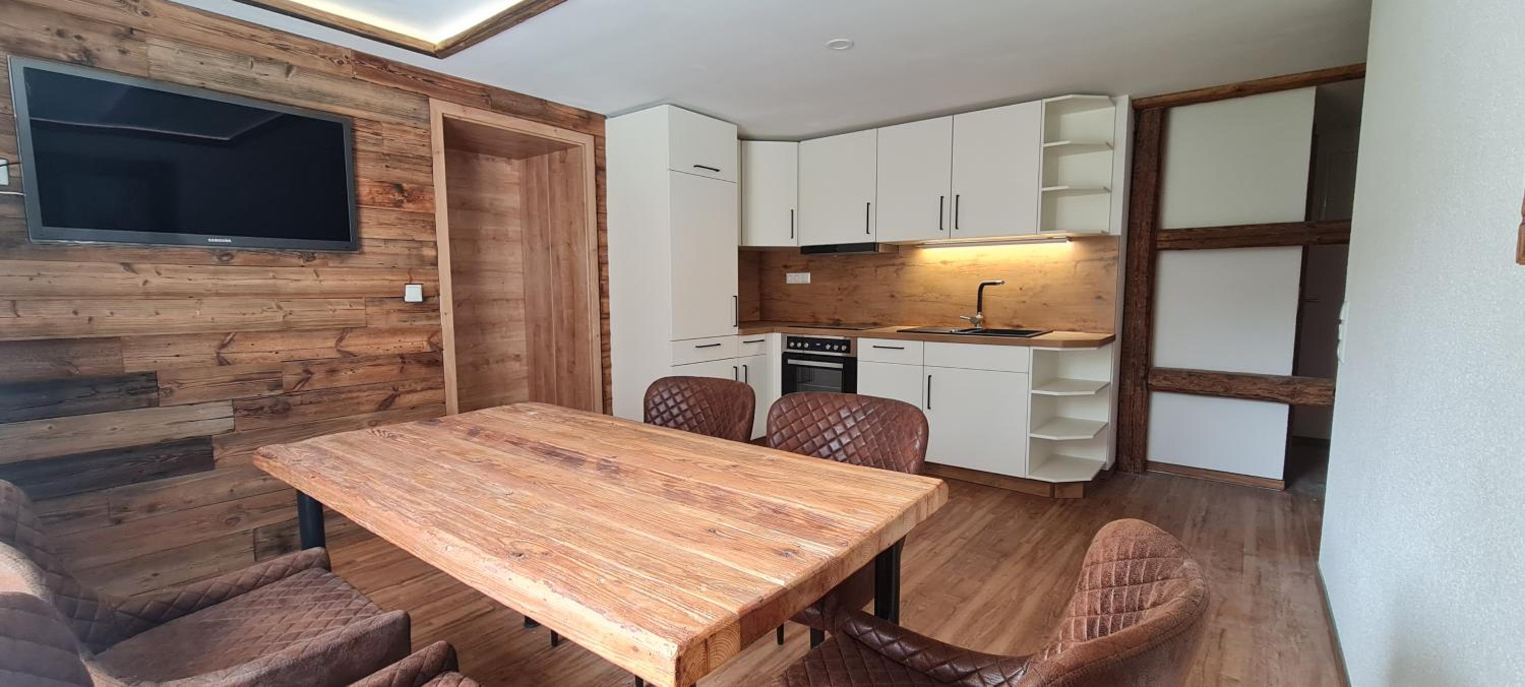 Gastehaus Hirschstein - Hochwertige Ferienwohnung in sehr ruhiger Lage direkt am Fluss Goltzsch - Property Image 13