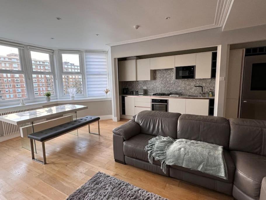 Beautiful Penthouse By Seafront