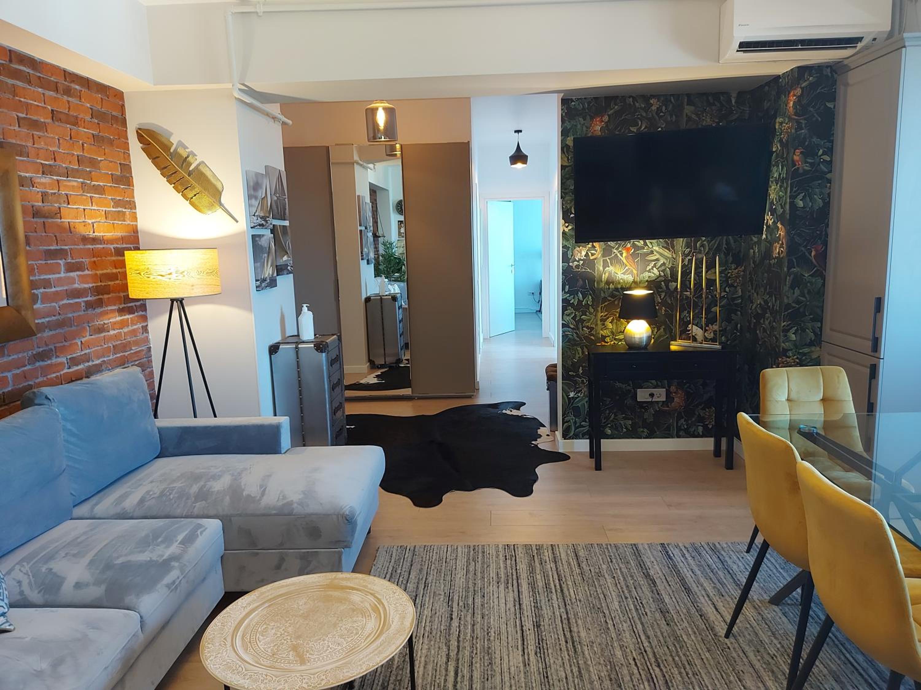 Prime location, Seaside apartment, near the Beach view 2
