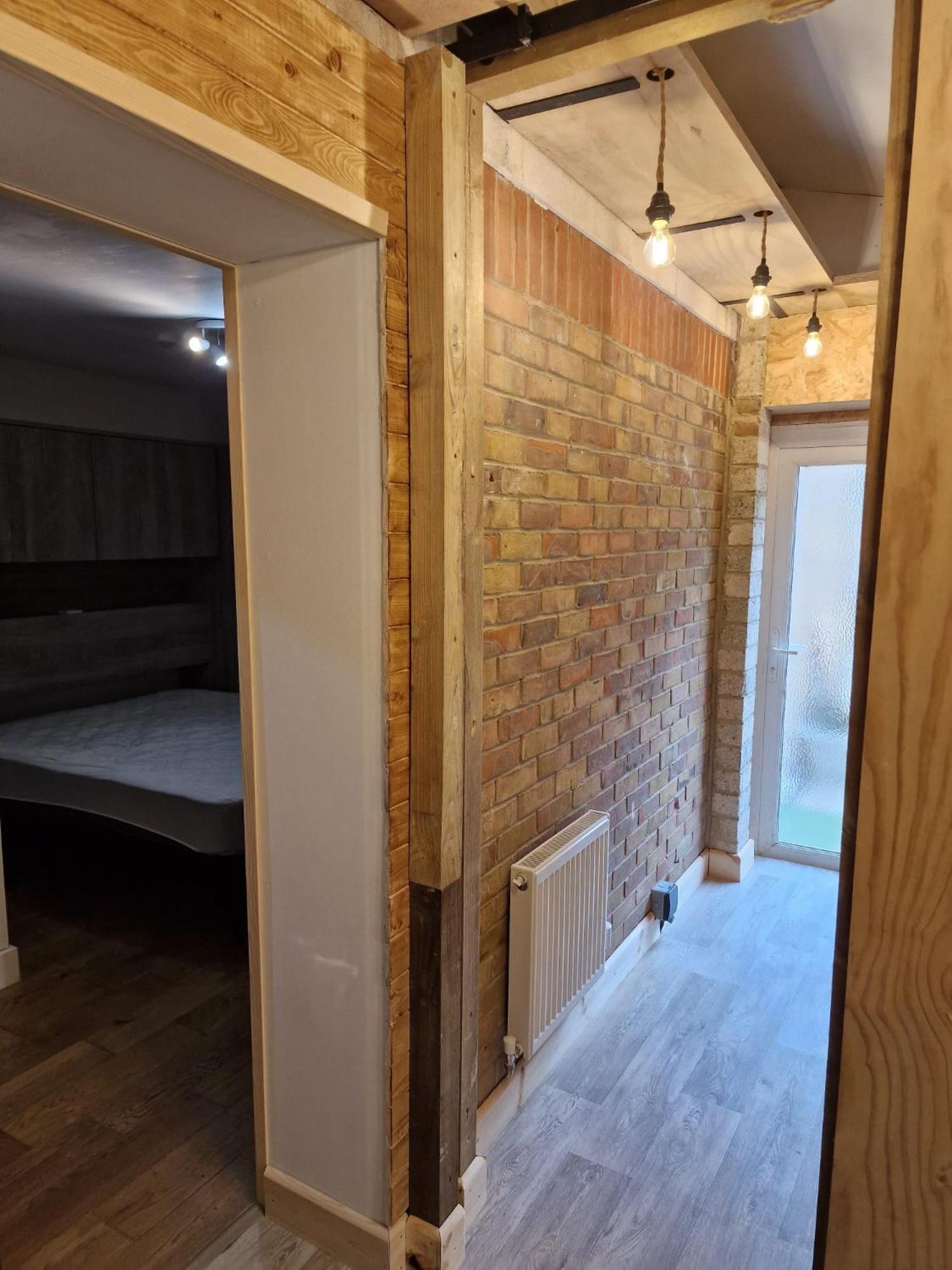 Two-Bedroom Cosy Country Lodge with Private Patio, photo 38