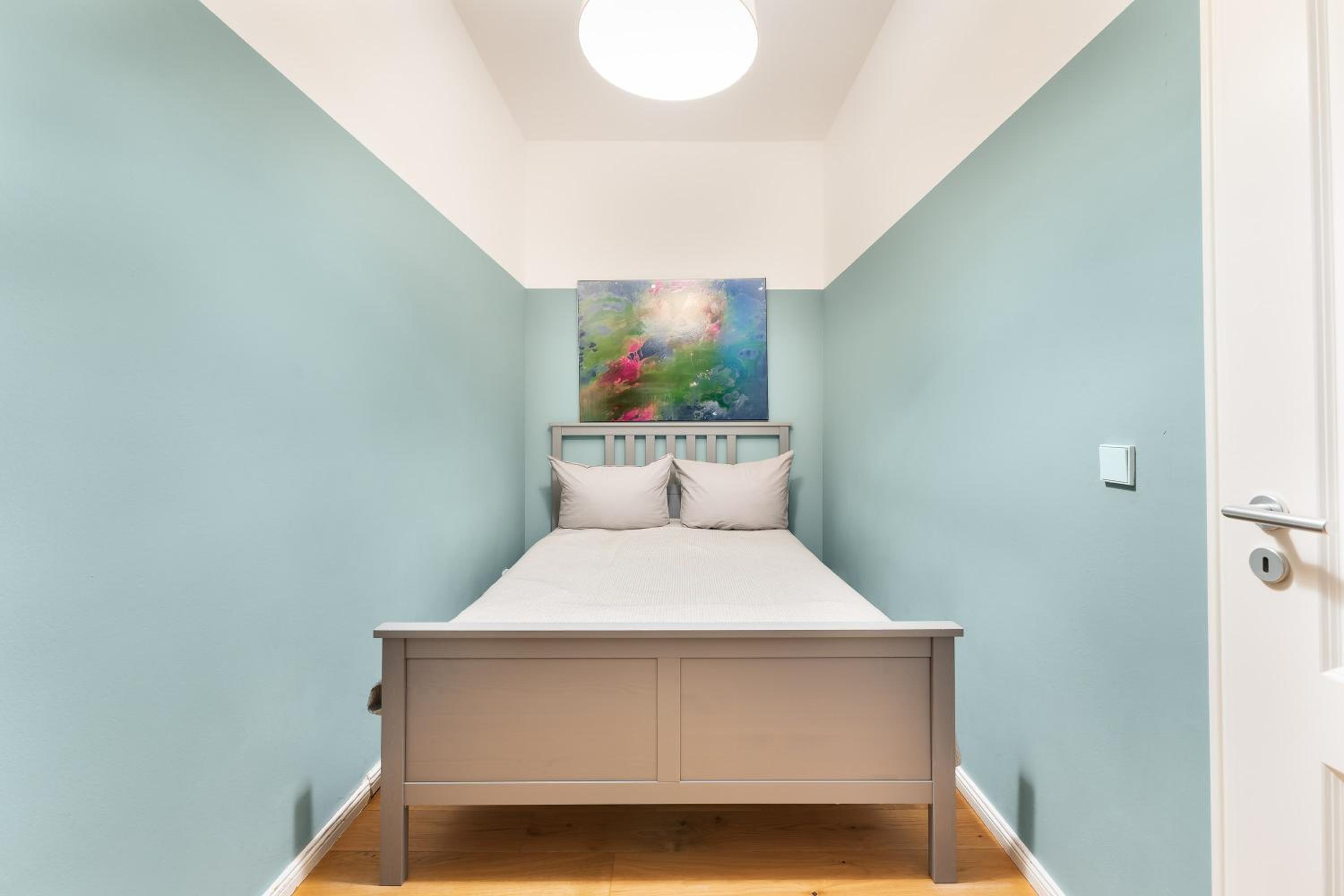 Lofty Torstr Apartments, 4 unique units from 1-3 bedrooms in Mitte, ideal for families & groups, from 2 up to 8 Guests