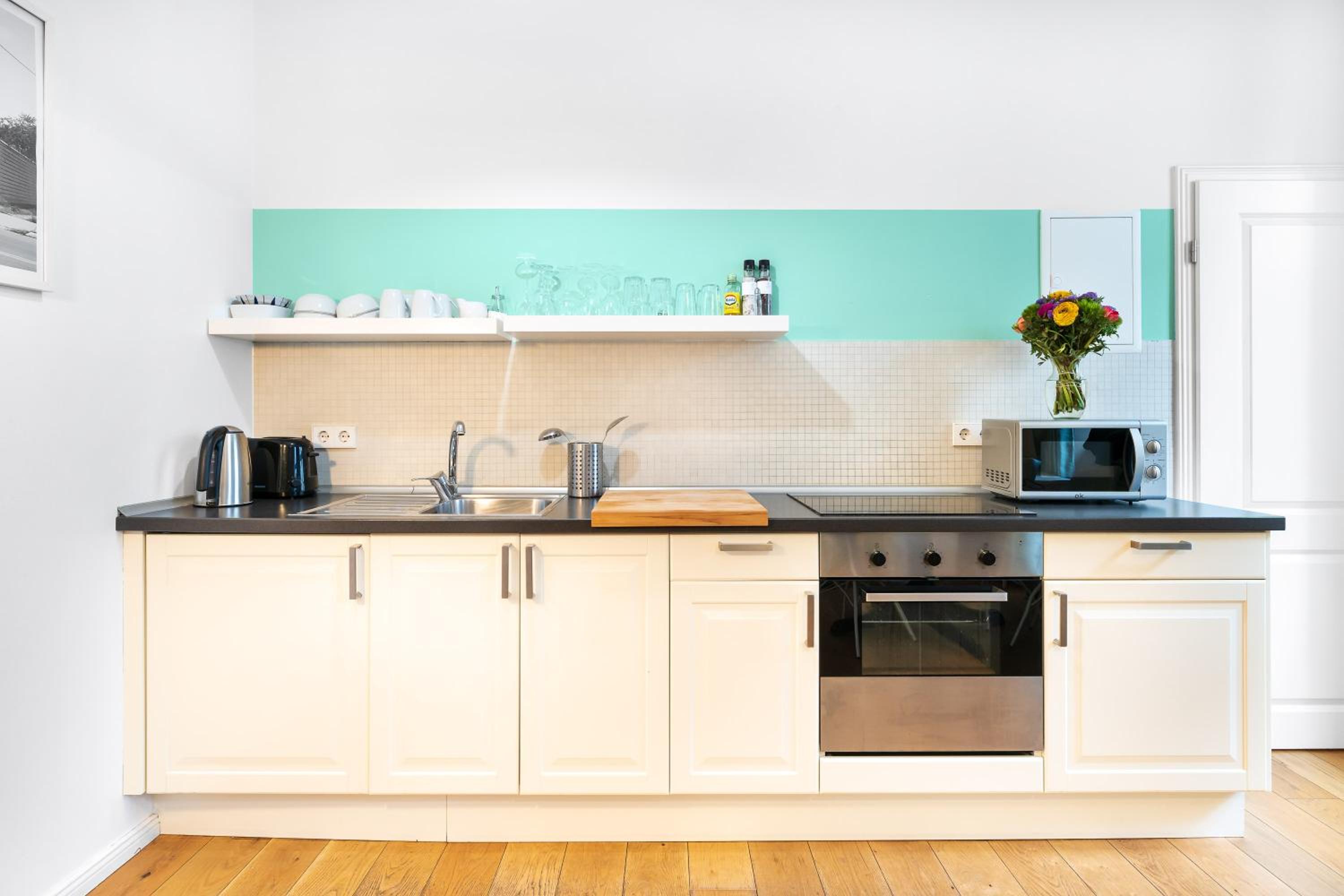 Lofty Torstr Apartments, 4 unique units from 1-3 bedrooms in Mitte, ideal for families & groups, from 2 up to 8 Guests
