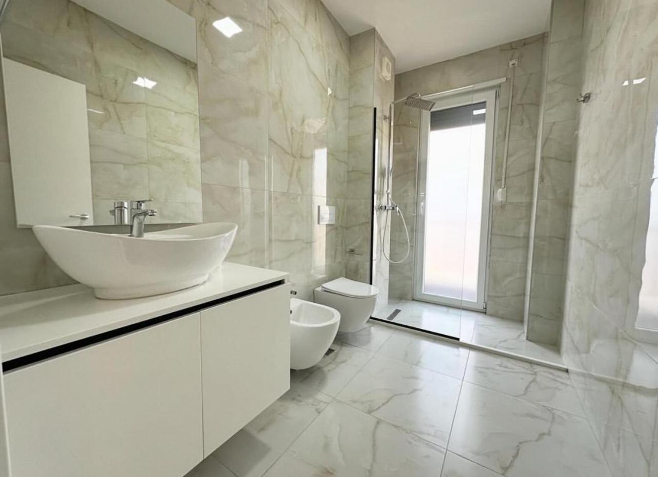 New Bazaar, Grand Apartment