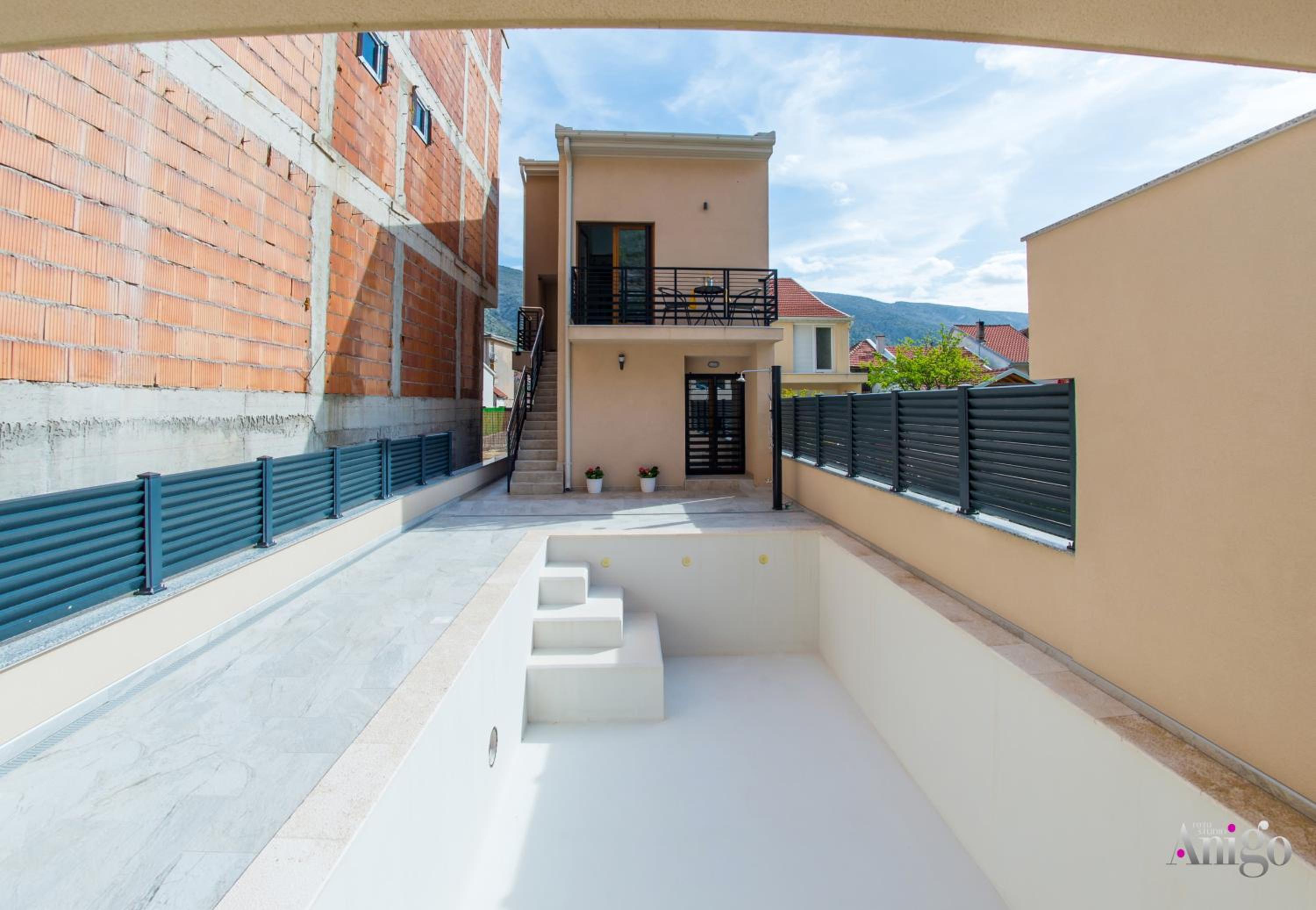Apartments Gallery M and A - with pool