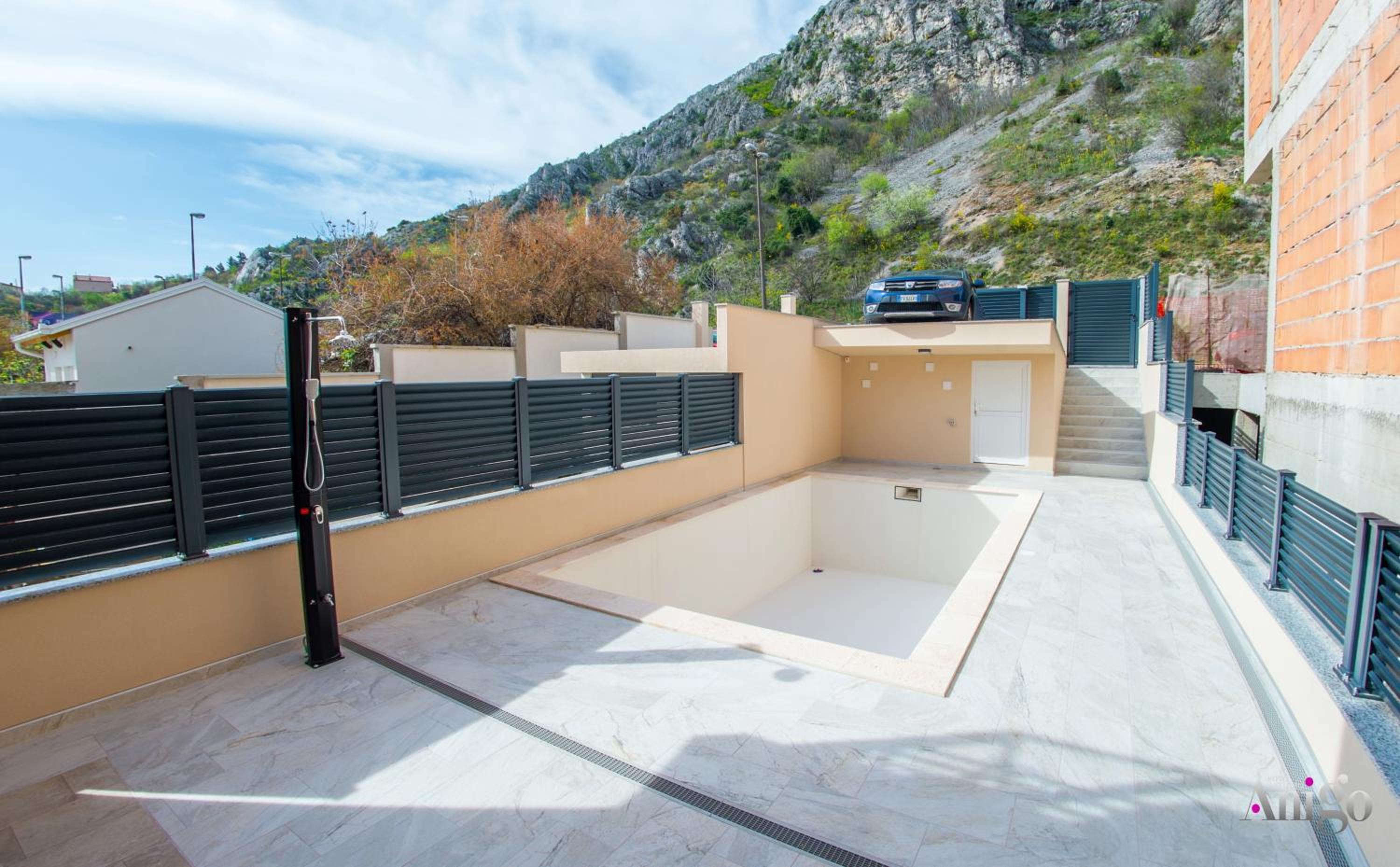 Apartments Gallery M and A - with pool
