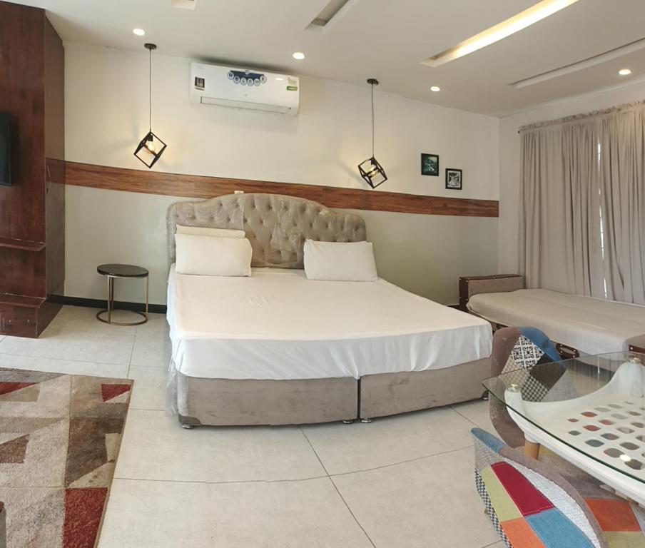 Vaporium penthouse Bahria RWP