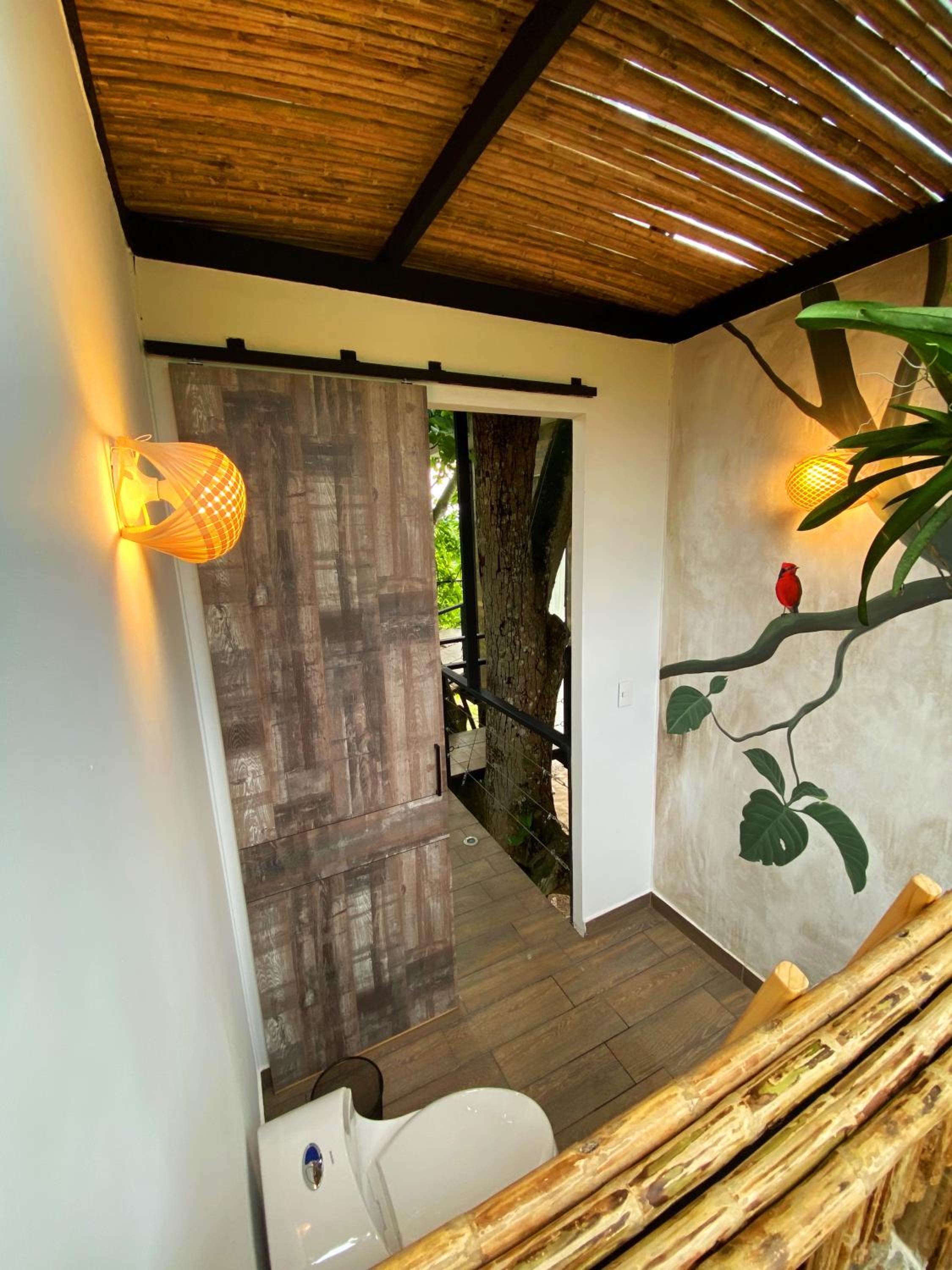 Casa del árbol con jacuzzi privado