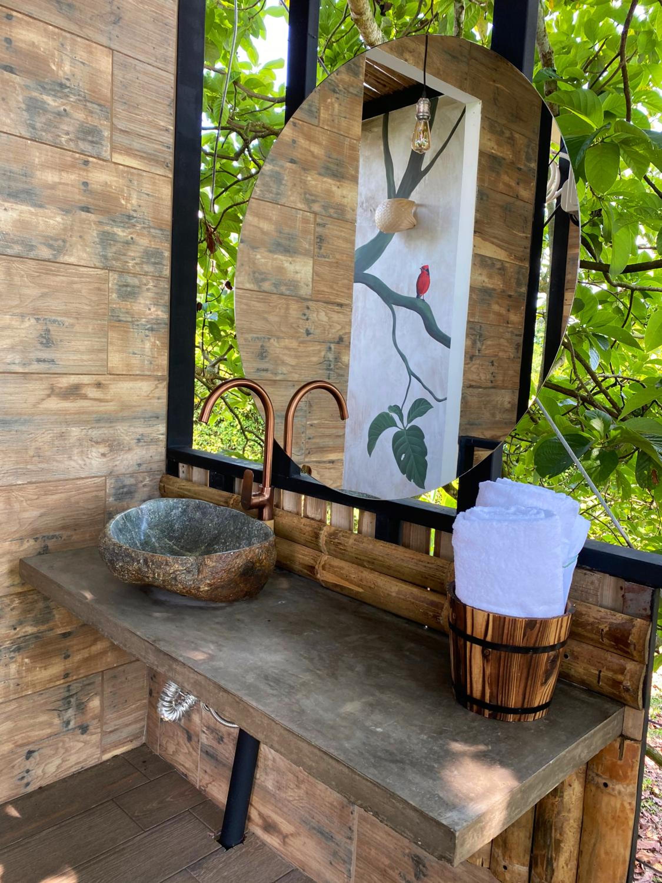 Casa del árbol con jacuzzi privado
