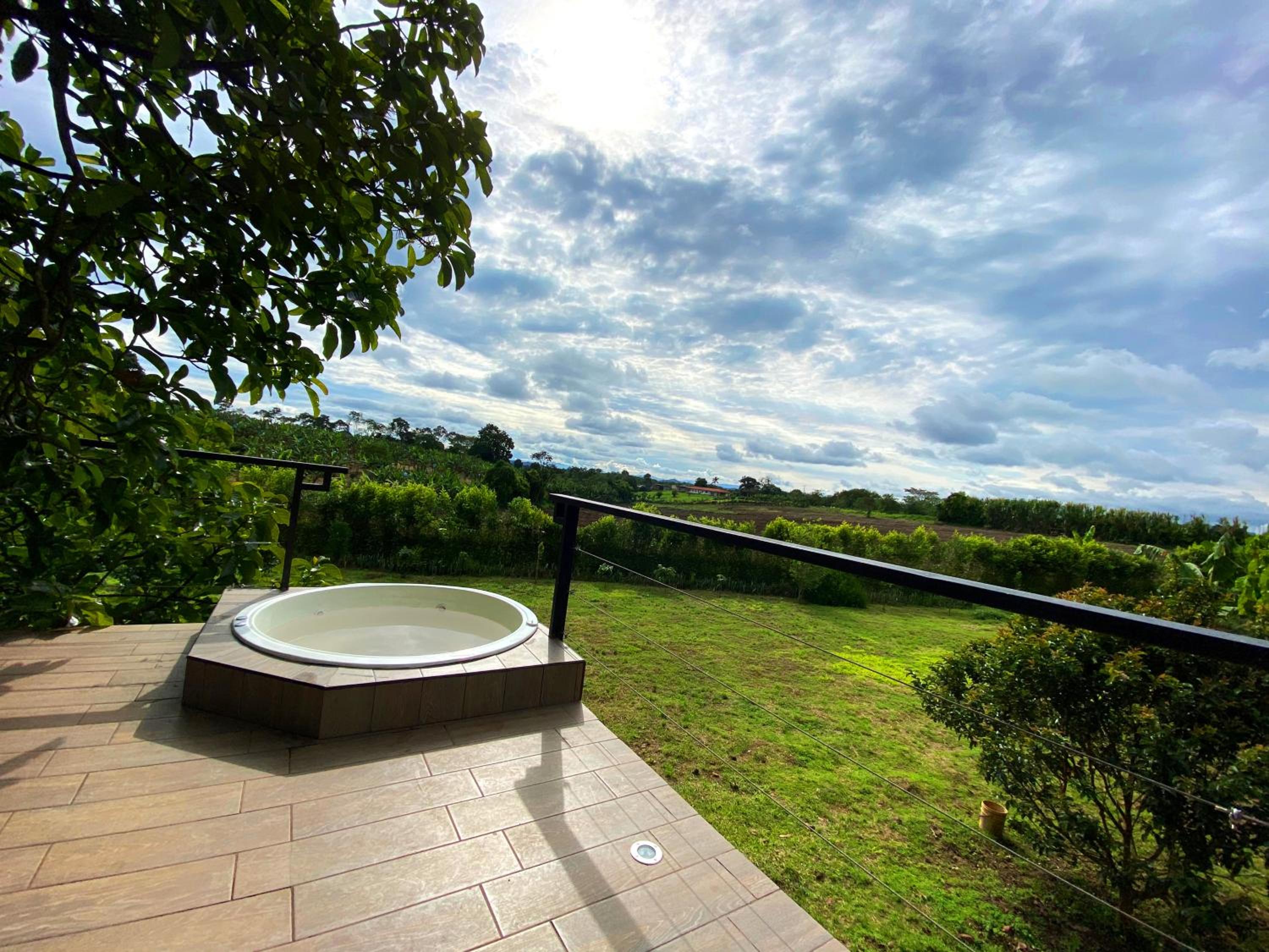 Casa del árbol con jacuzzi privado