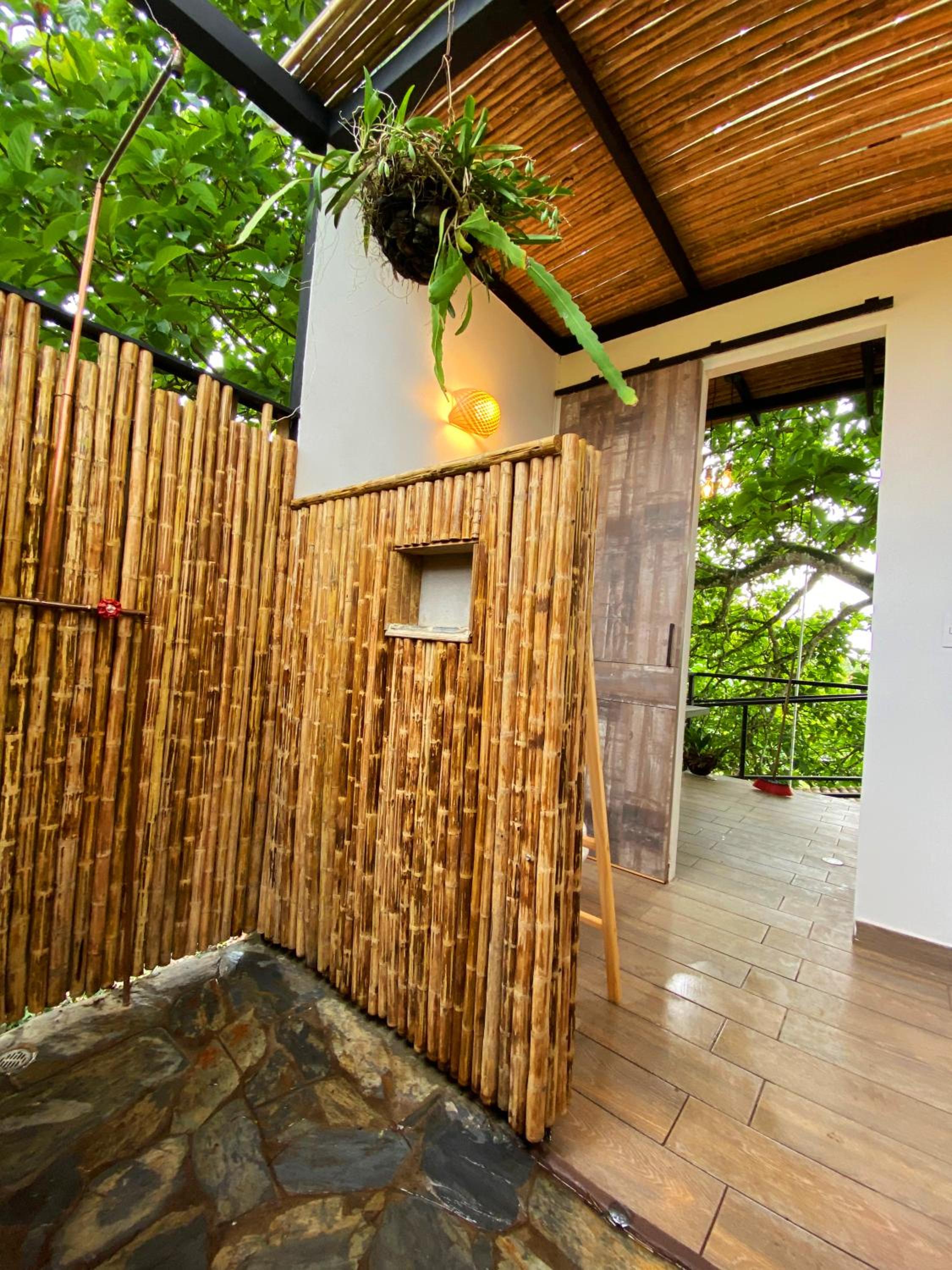 Casa del árbol con jacuzzi privado