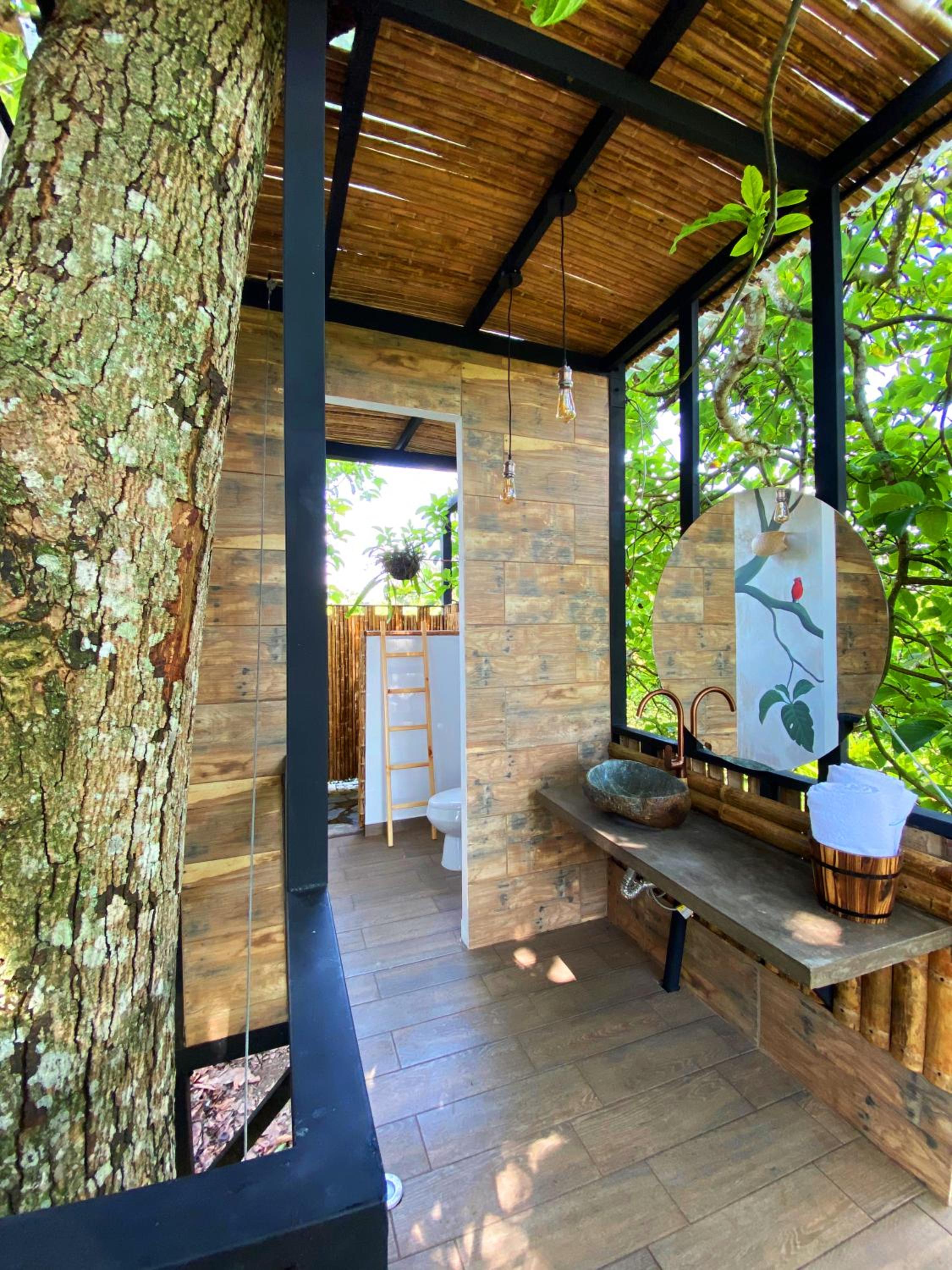 Casa del árbol con jacuzzi privado