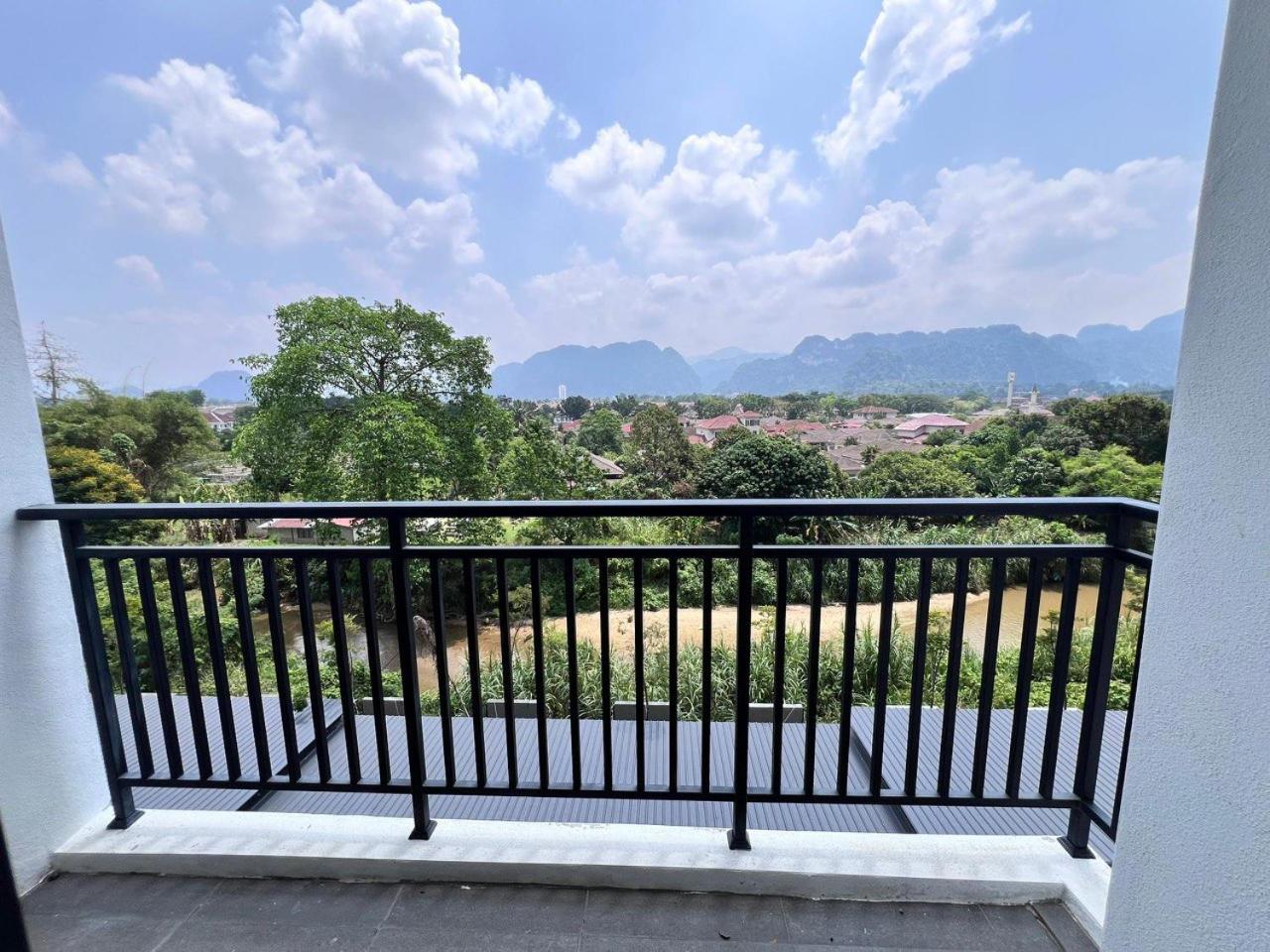 Ipoh Garden East Hill Side Apartment By Warmth Stay
