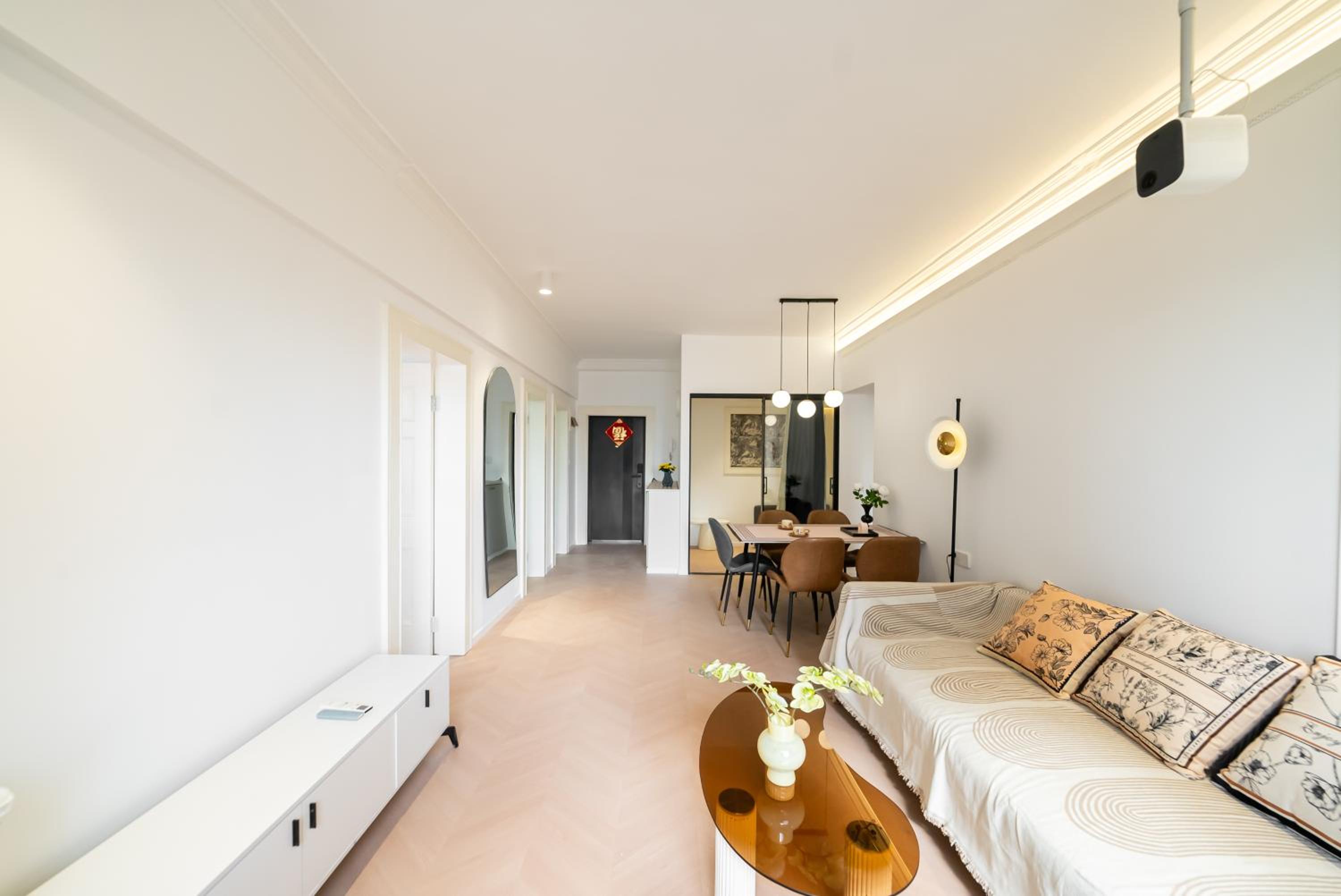Yi Du Home with City View-3-Min Walk to Jingan Temple Metro & Mall