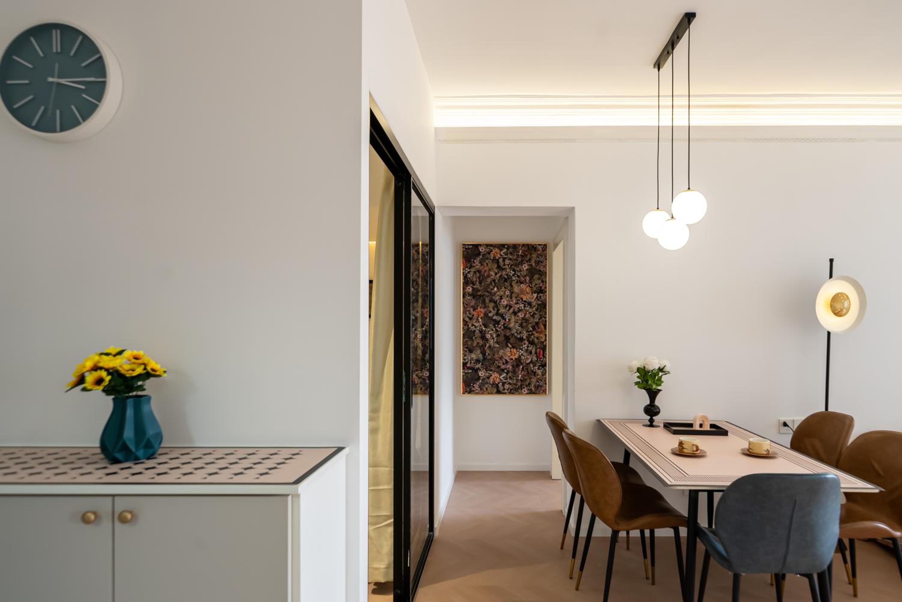 Yi Du Home with City View-3-Min Walk to Jingan Temple Metro & Mall