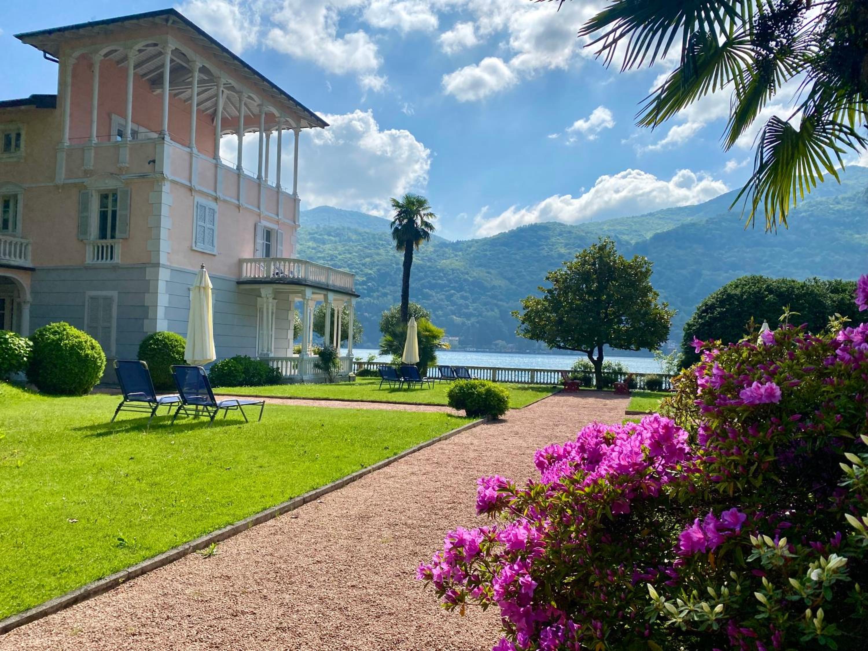 Beautiful apartment on the lake, pool & parking - Nr 123