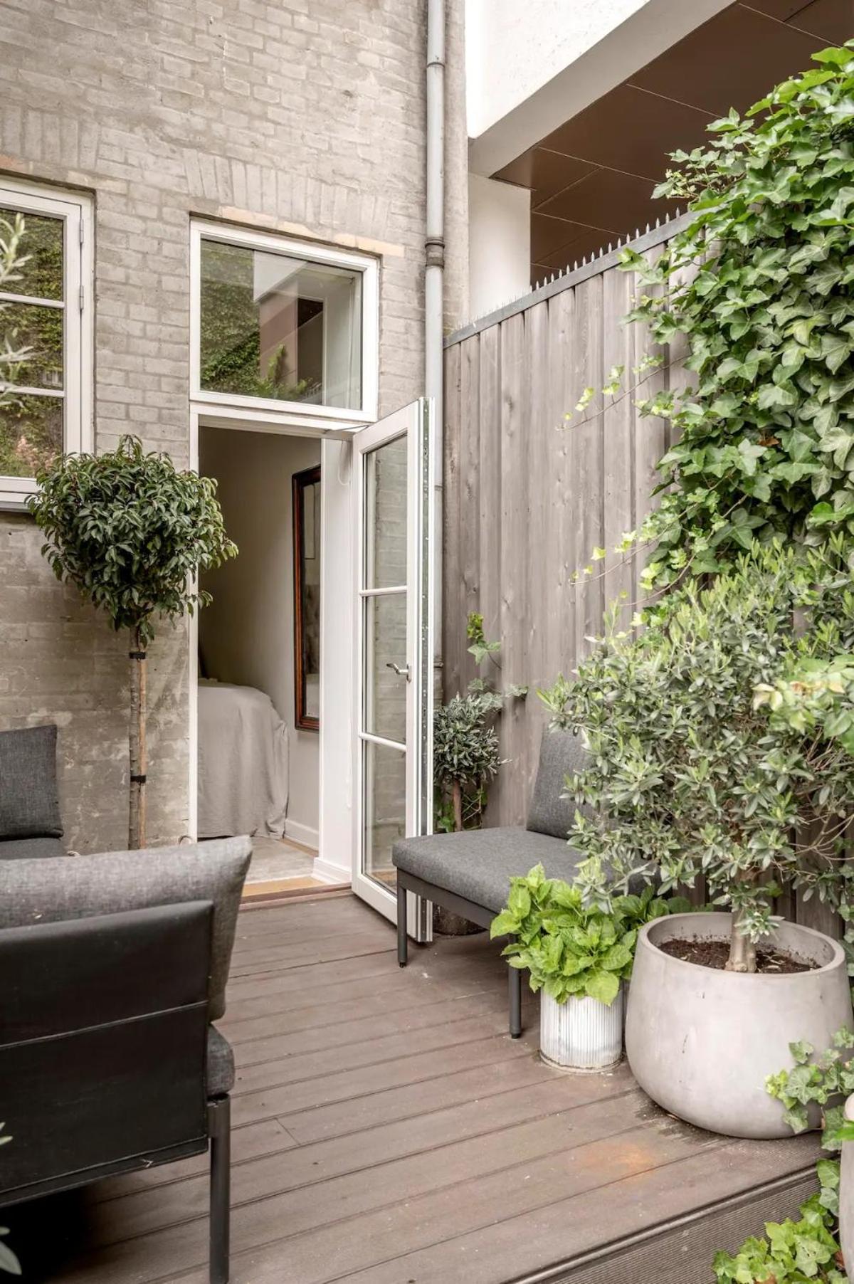 Connected luxury apartments in historical Copenhagen townhouse