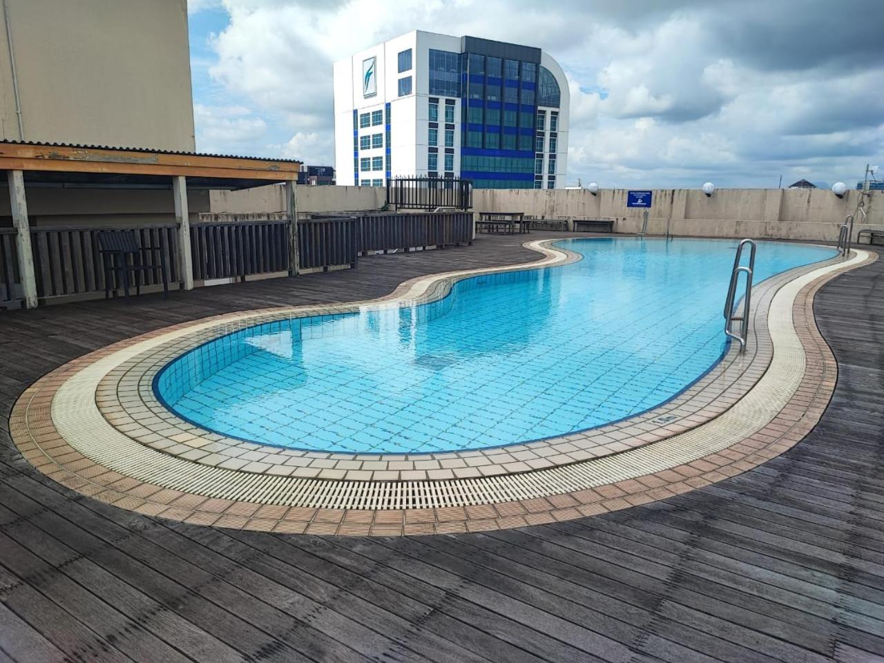 Riverbank Suites Sarawak Riverview, Waterfont Kuching City photo 2