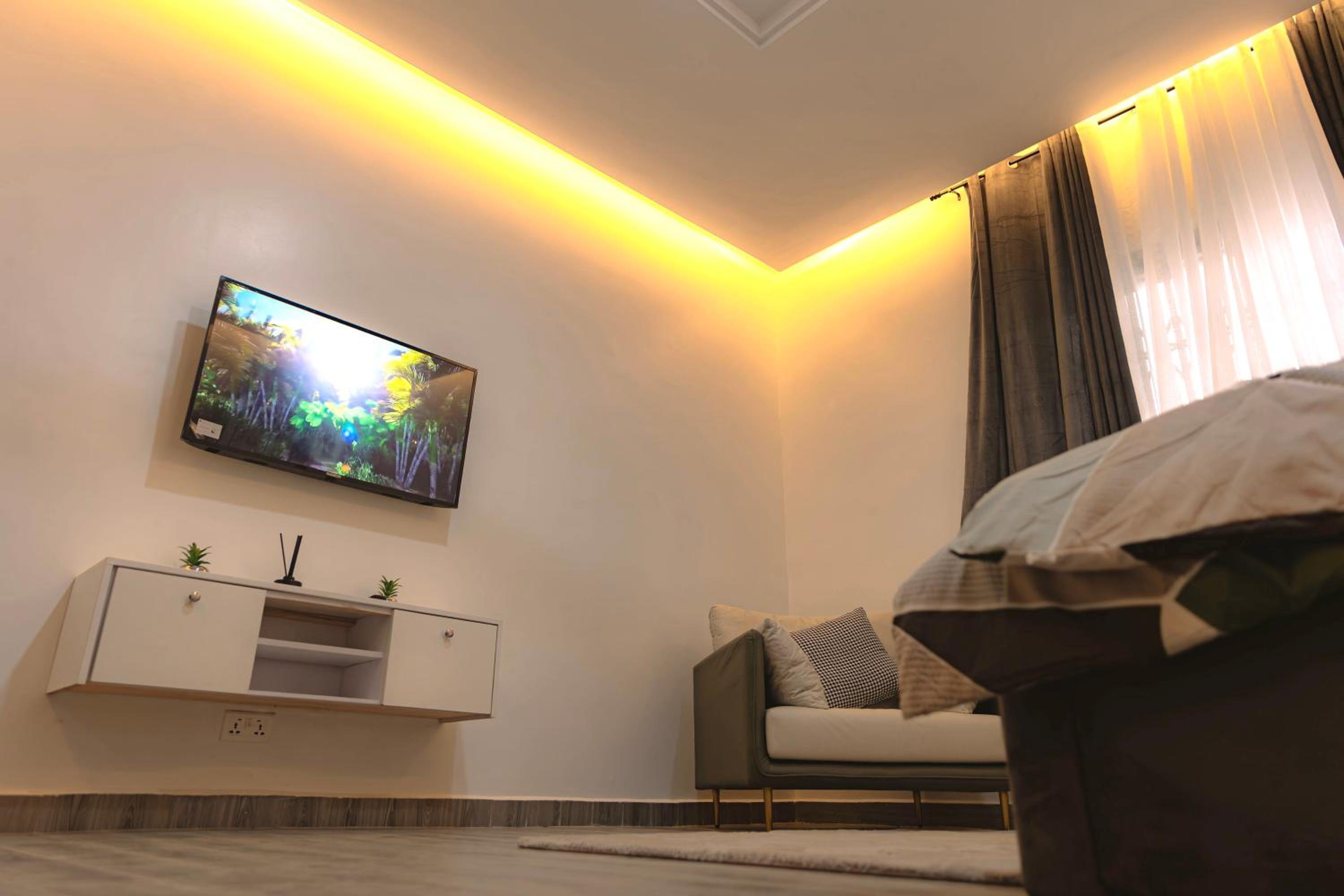 CMP APARTMENTS