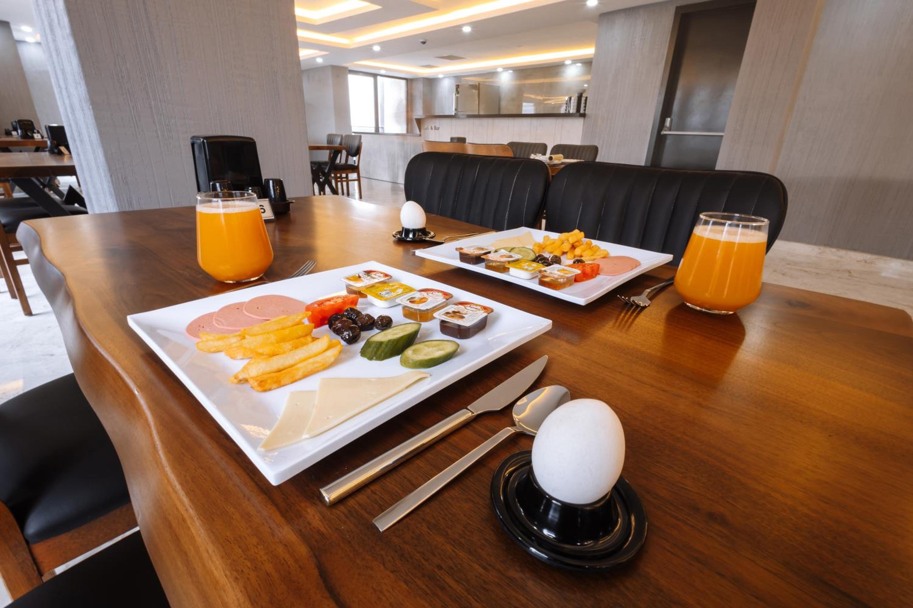 Meyzi Hotel - Image 27