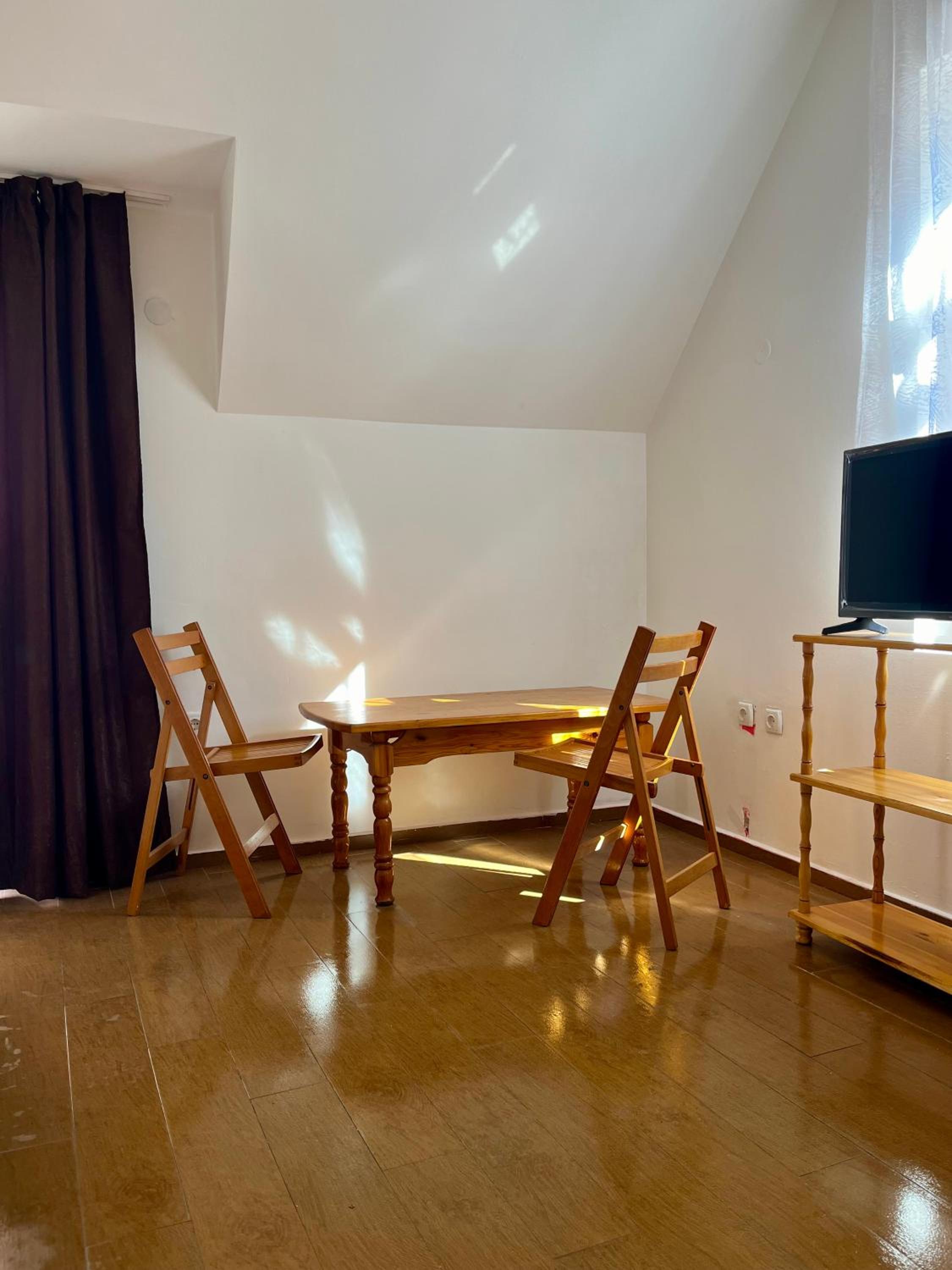 Nova Guesthouse - Private En-Suite Rooms I Sofia Center I Self Check-In