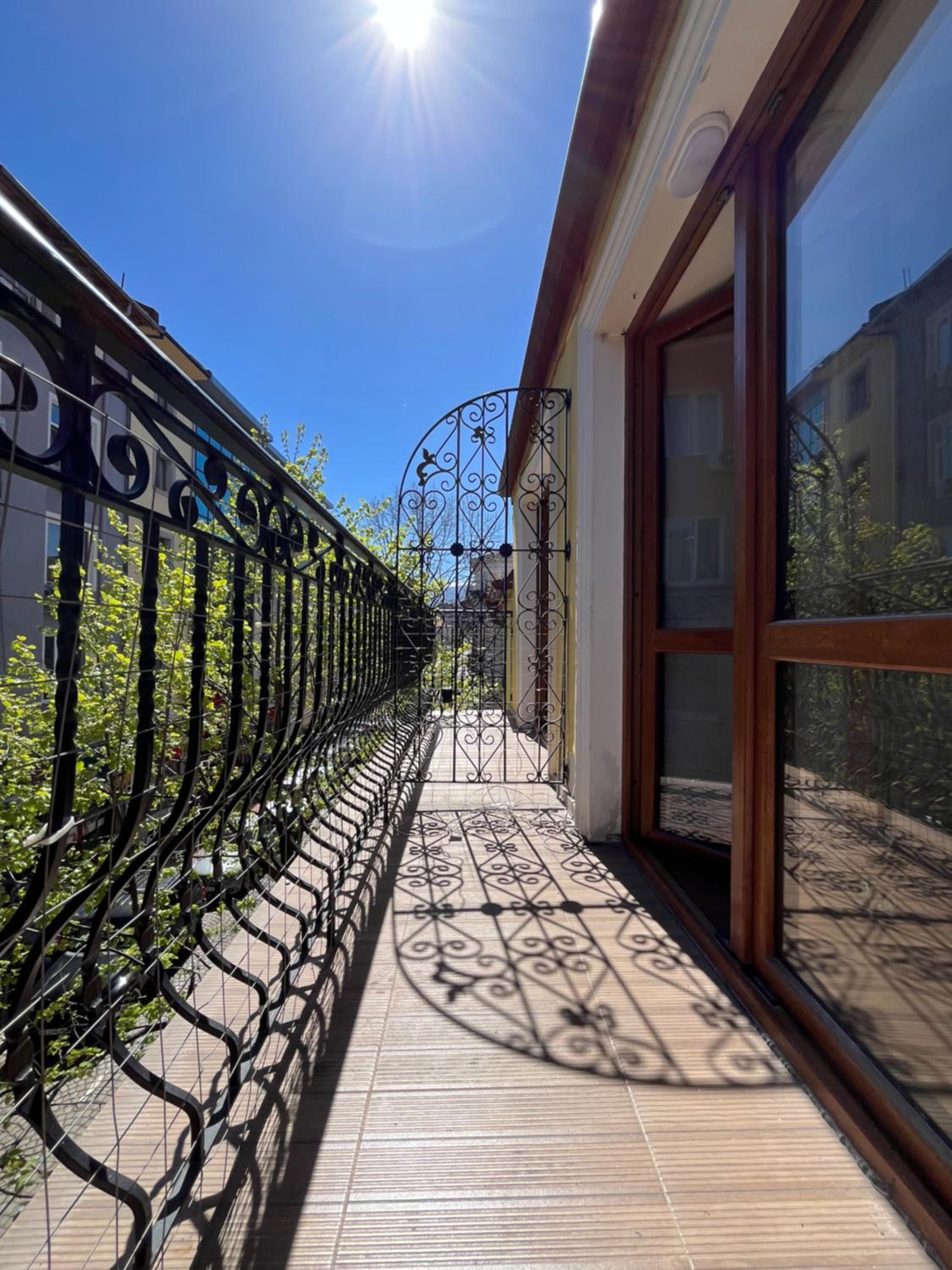 Nova Guesthouse - Private En-Suite Rooms I Sofia Center I Self Check-In