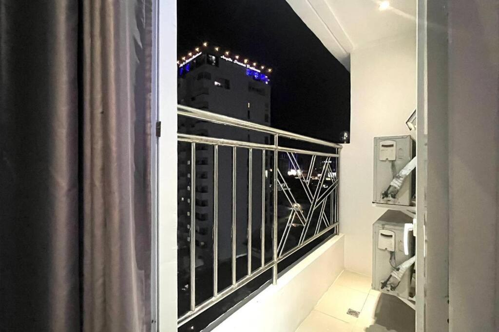 Sheryll Updates - Kandi T2 breezy 1BR on 9th floor with Housekeeping & Netflix view 3