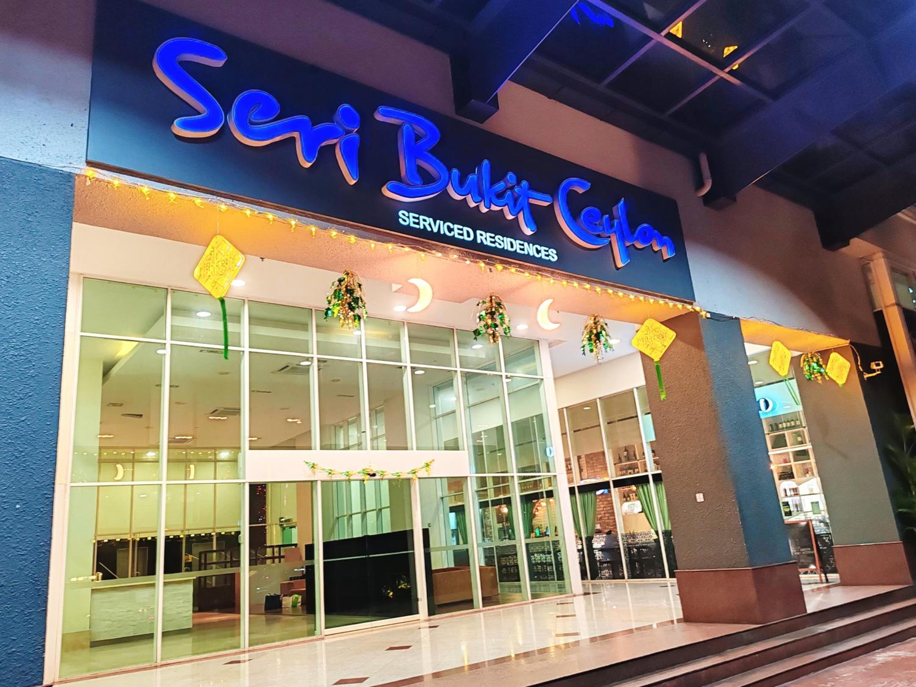 9 Bukit Bintang 5 minutes to Alor Street Seri Bukit Ceylon 2R2B 8 pax