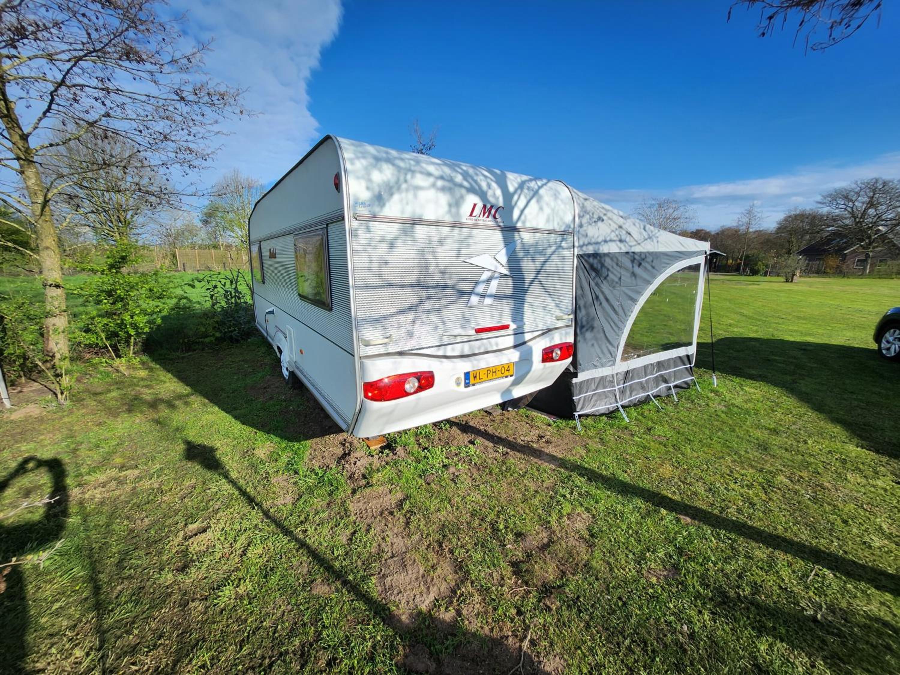 Ruime caravan op gezellige minicamping view 3
