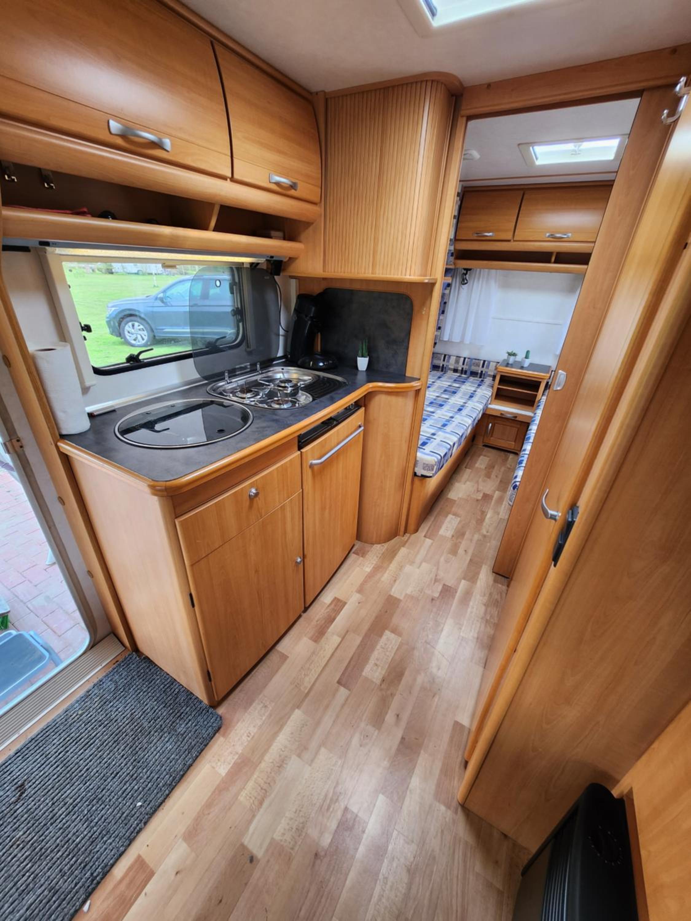 Ruime caravan op gezellige minicamping view 5