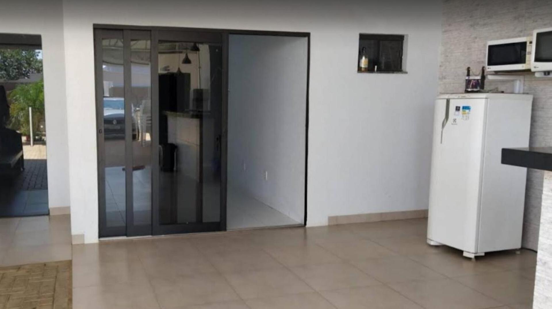 check-in autônomo em Piscina, Hidro, churrasqueira, casa dispondo até 3 quartos, 3 ar, 2b, tudo privativo - Reserva valor 6 hóspedes para abrir os 3 quarto