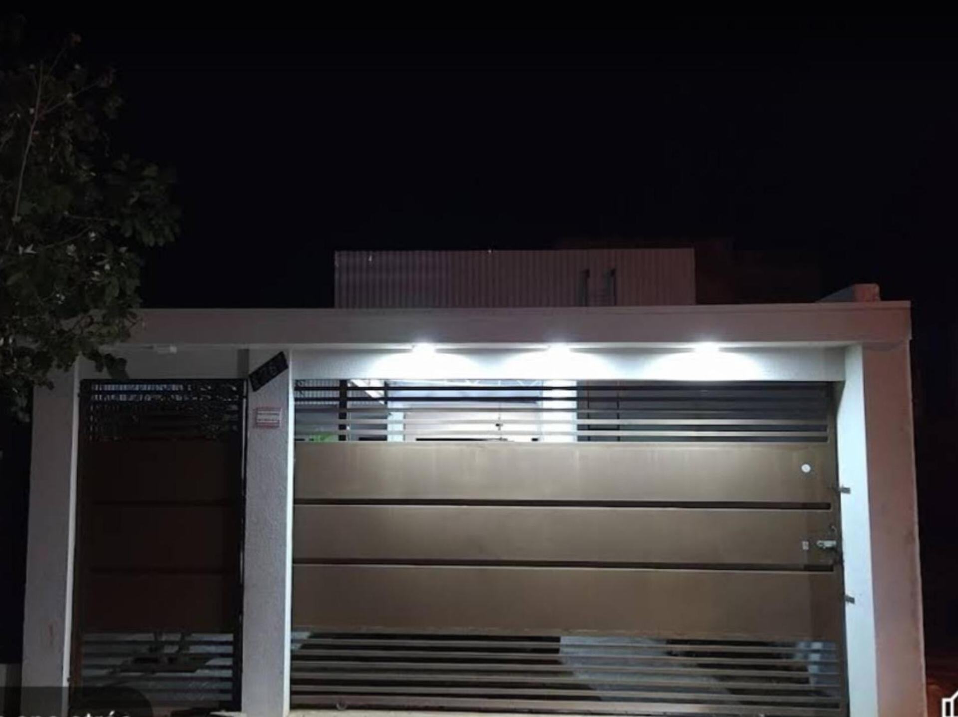 check-in autônomo em Piscina, Hidro, churrasqueira, casa dispondo até 3 quartos, 3 ar, 2b, tudo privativo - Reserva valor 6 hóspedes para abrir os 3 quarto