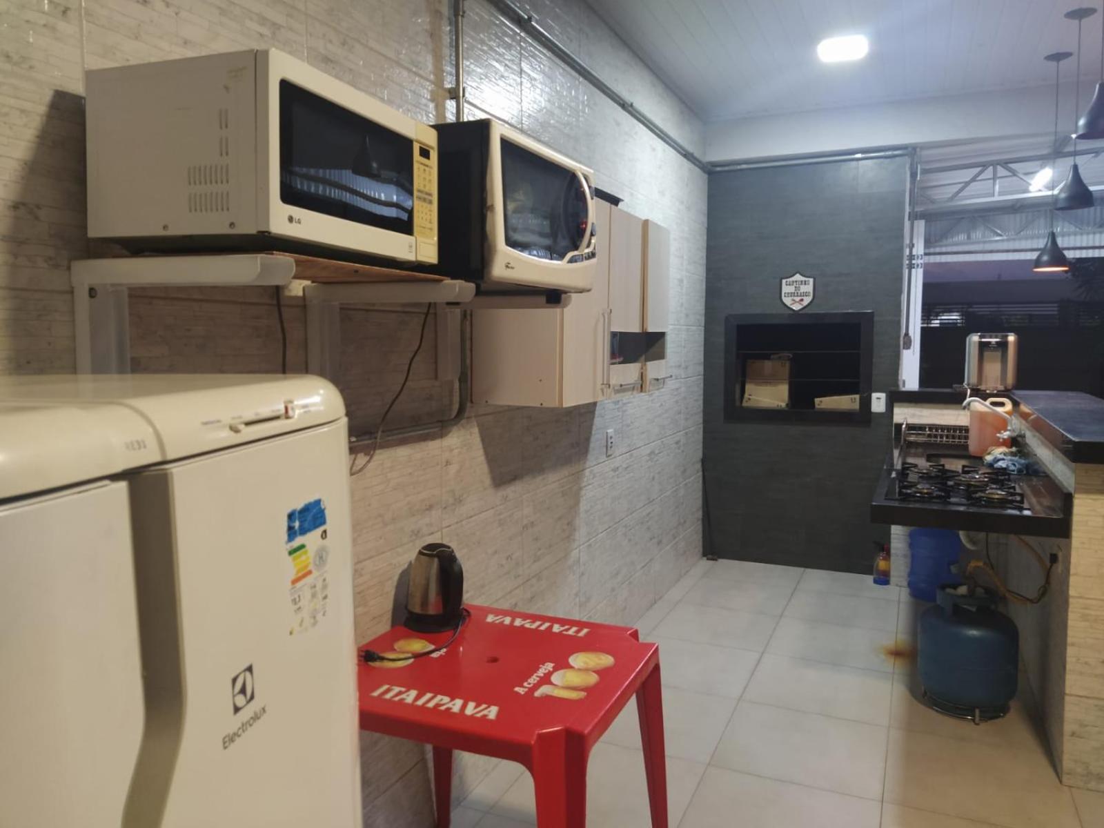 check-in autônomo em Piscina, Hidro, churrasqueira, casa dispondo até 3 quartos, 3 ar, 2b, tudo privativo - Reserva valor 6 hóspedes para abrir os 3 quarto