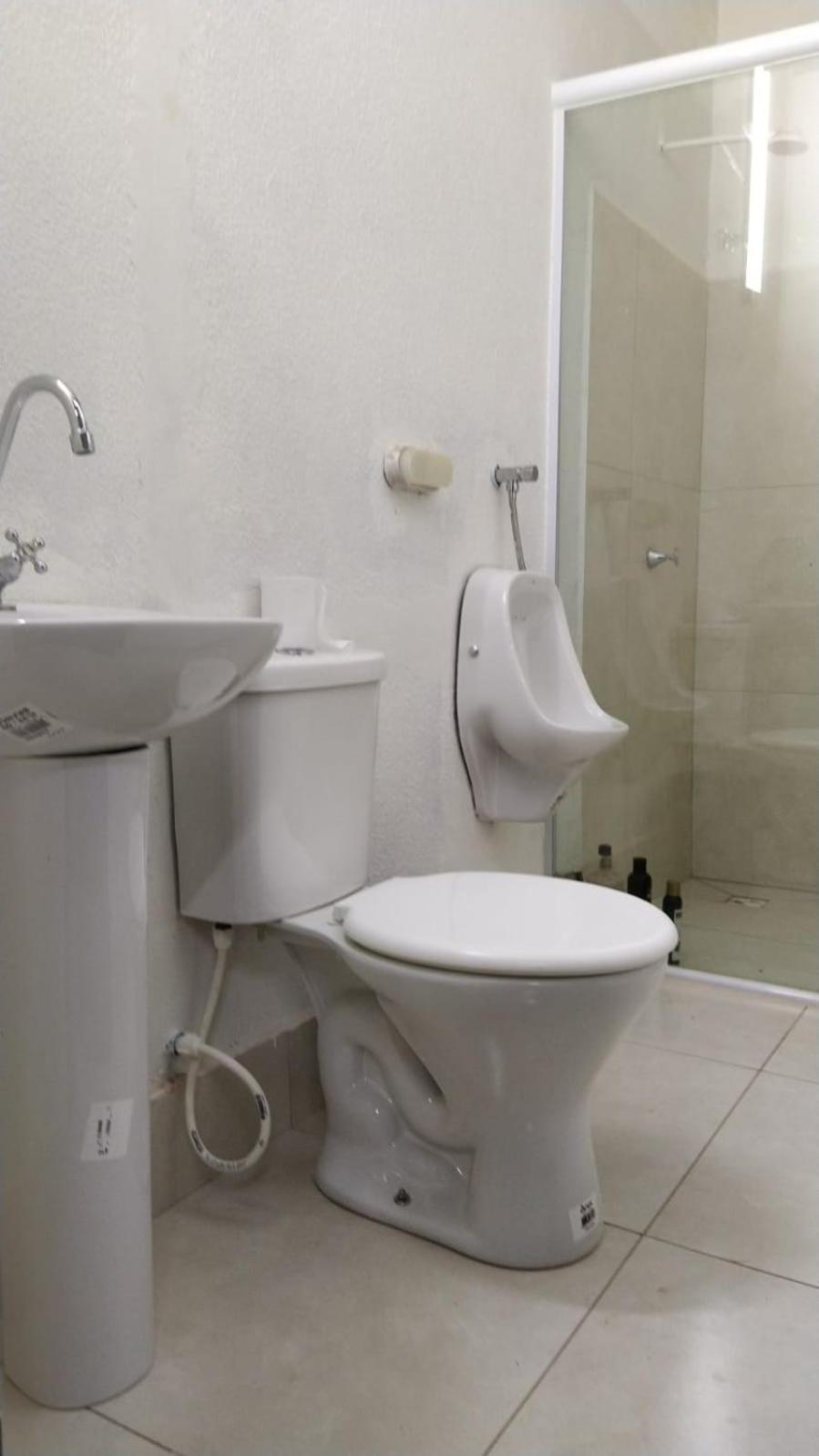 check-in autônomo em Piscina, Hidro, churrasqueira, casa dispondo até 3 quartos, 3 ar, 2b, tudo privativo - Reserva valor 6 hóspedes para abrir os 3 quarto