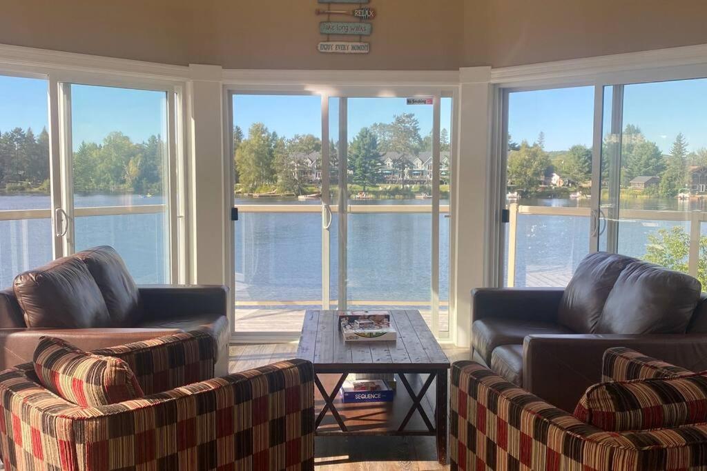 Luxury Lakeview Dream Cottage with Hot Tub