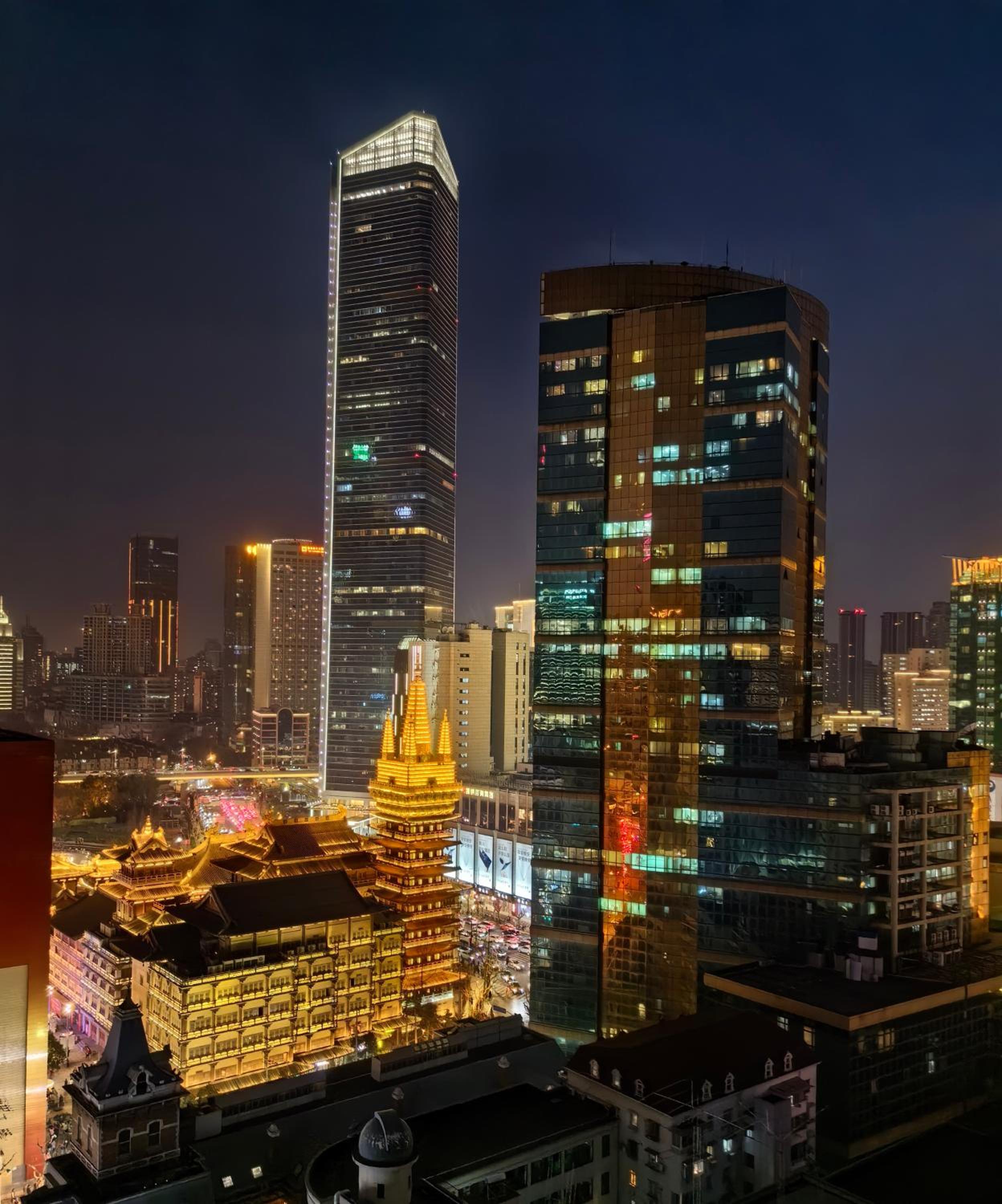Yi Du Home with City View-3-Min Walk to Jingan Temple Metro & Mall