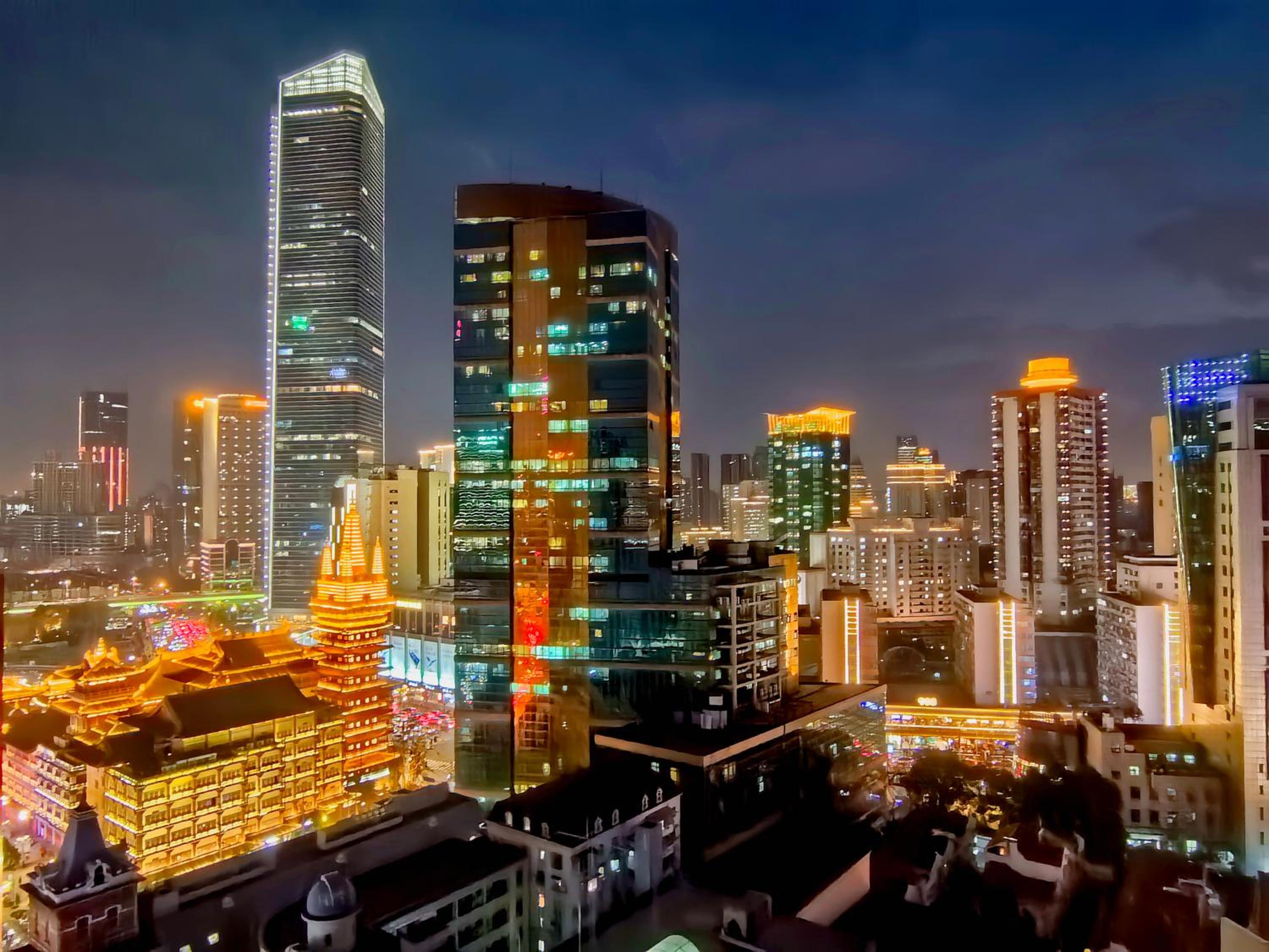 Yi Du Home with City View-3-Min Walk to Jingan Temple Metro & Mall