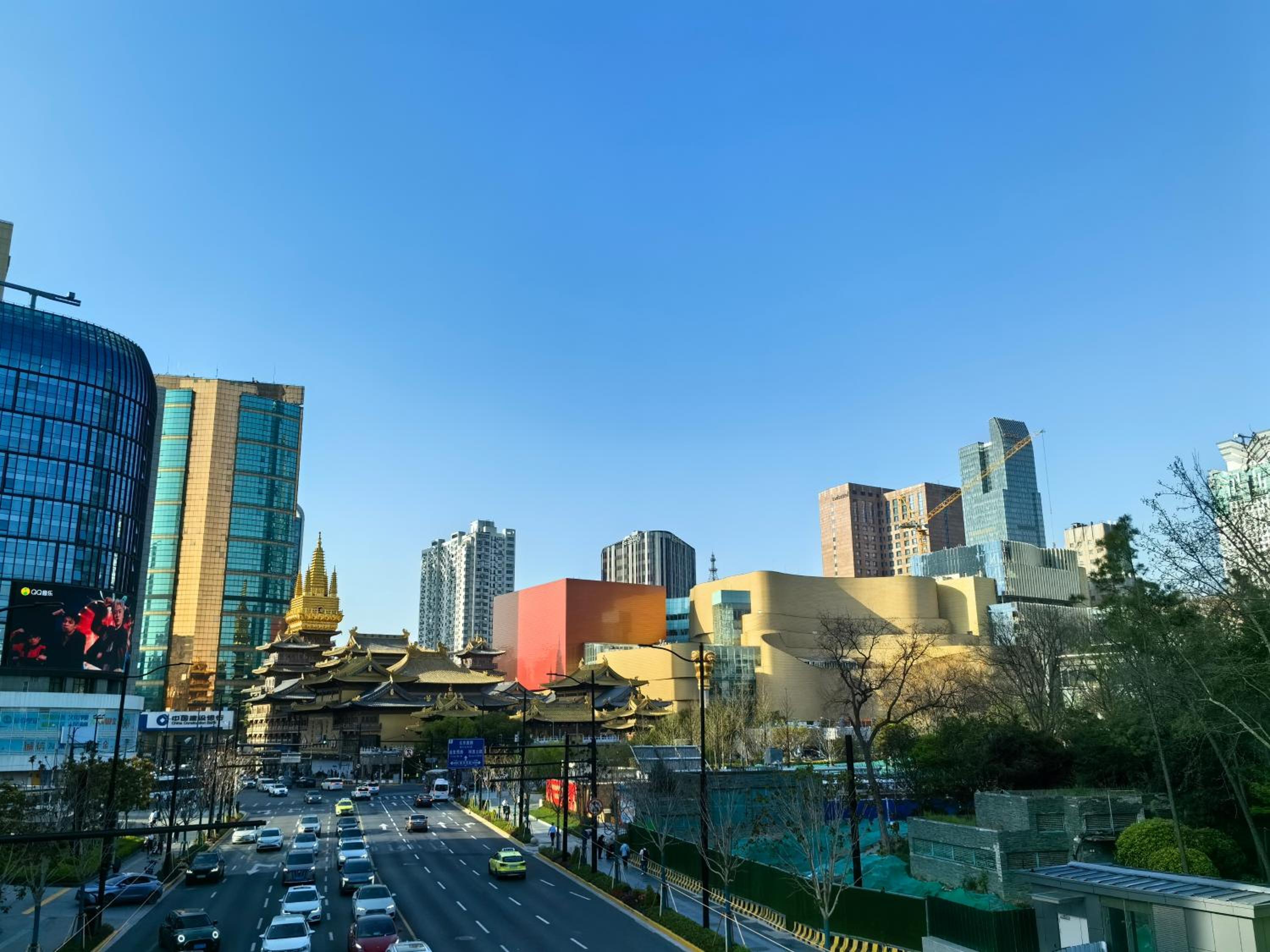 Yi Du Home with City View-3-Min Walk to Jingan Temple Metro & Mall