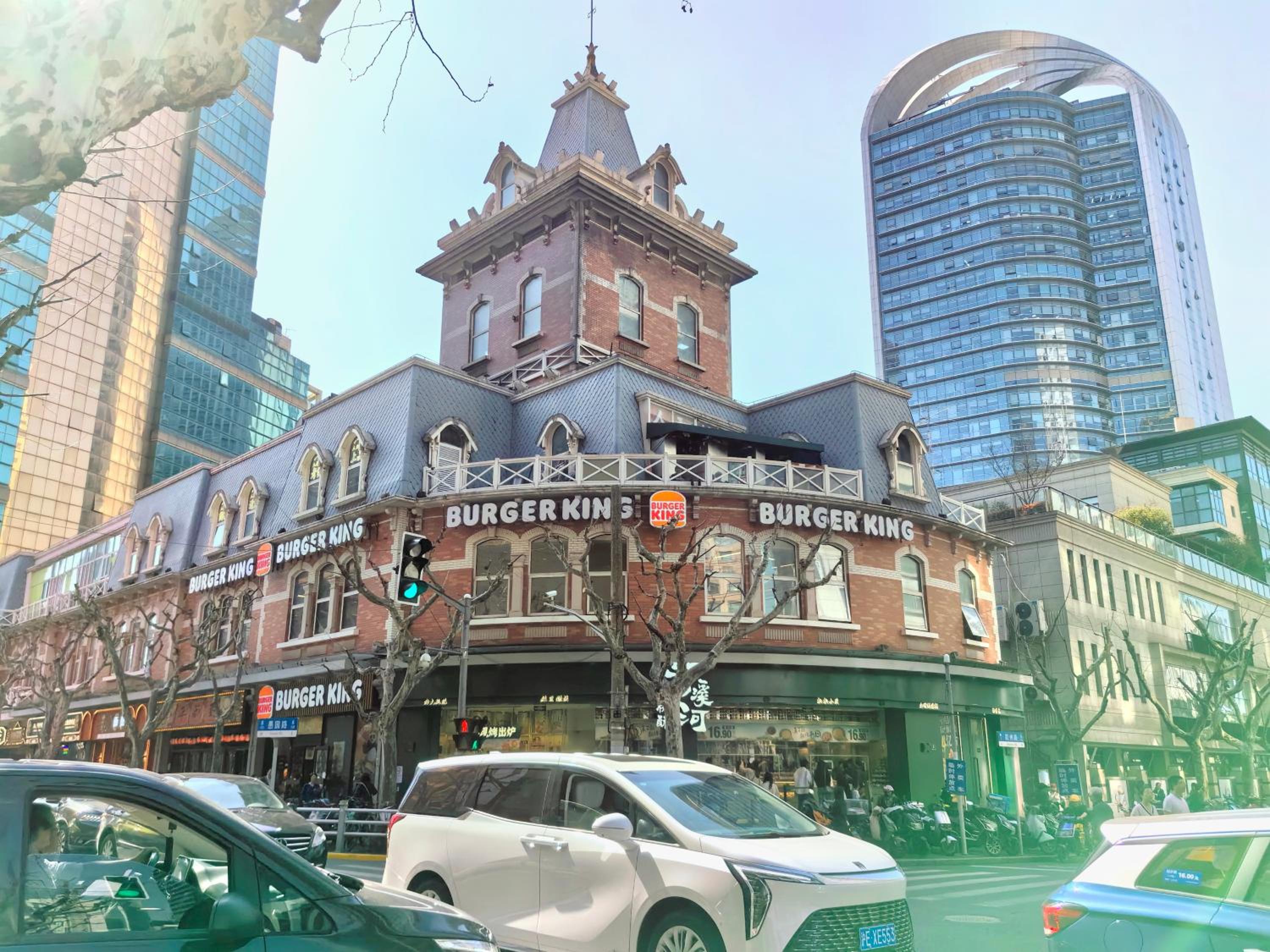 Yi Du Home with City View-3-Min Walk to Jingan Temple Metro & Mall